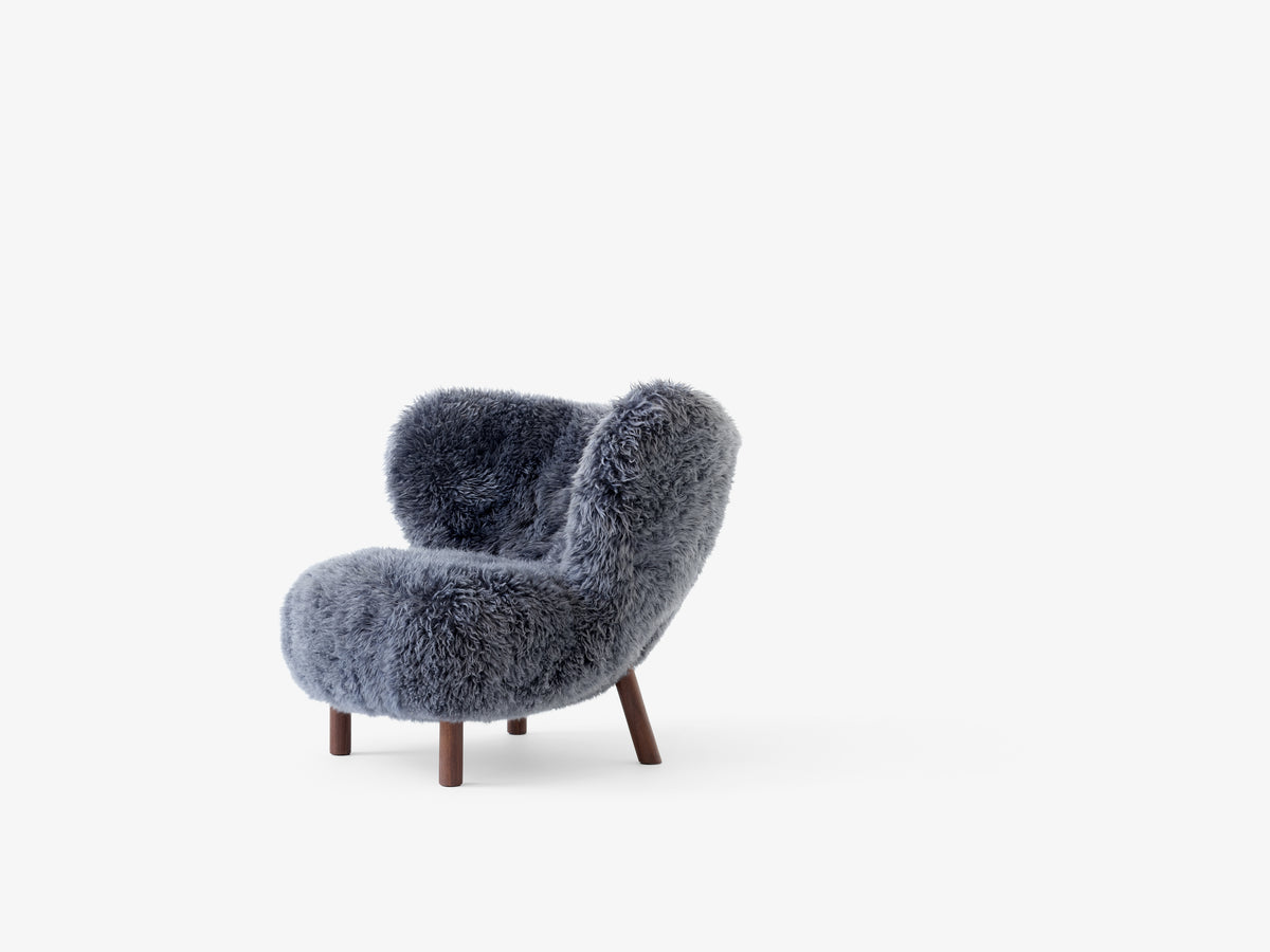 Sessel LITTLE PETRA VB1 gepolstert mit Nussbaumfuß