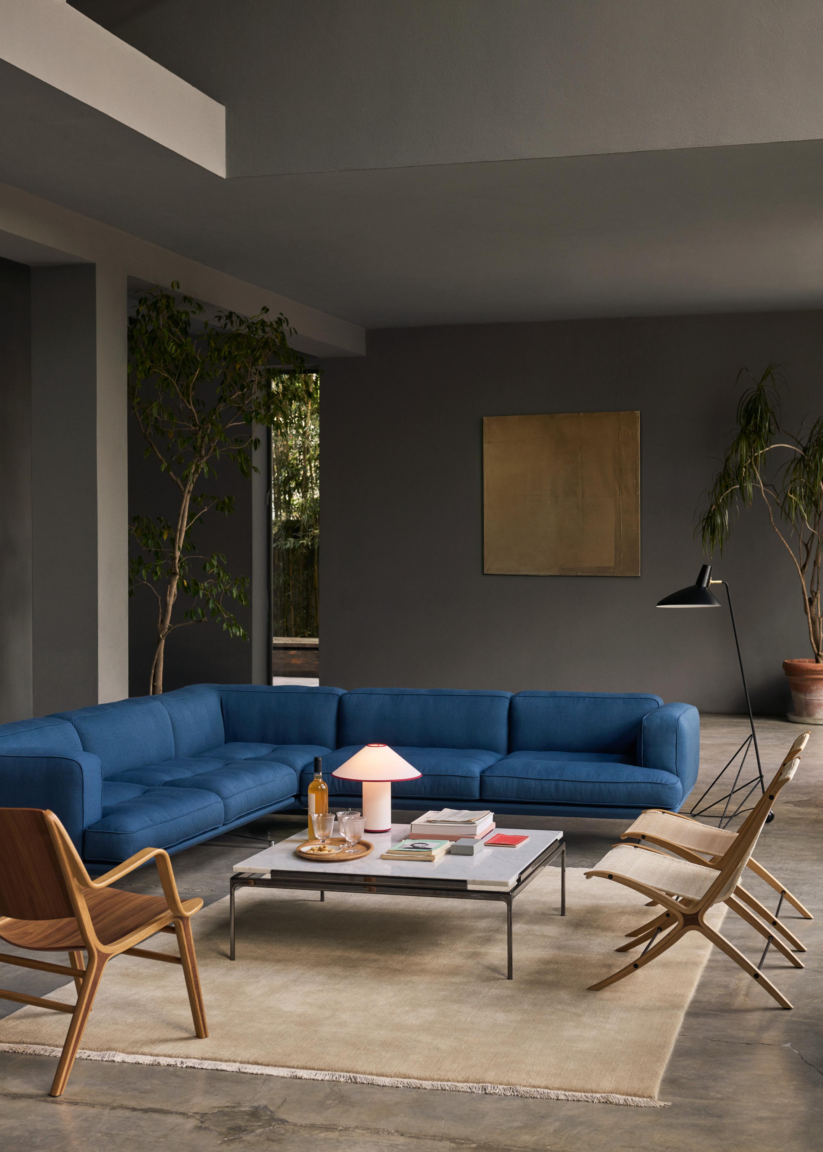 Quadratischer Couchtisch SETT LN13 mit rauchigem Glas und verchromtem Gestell