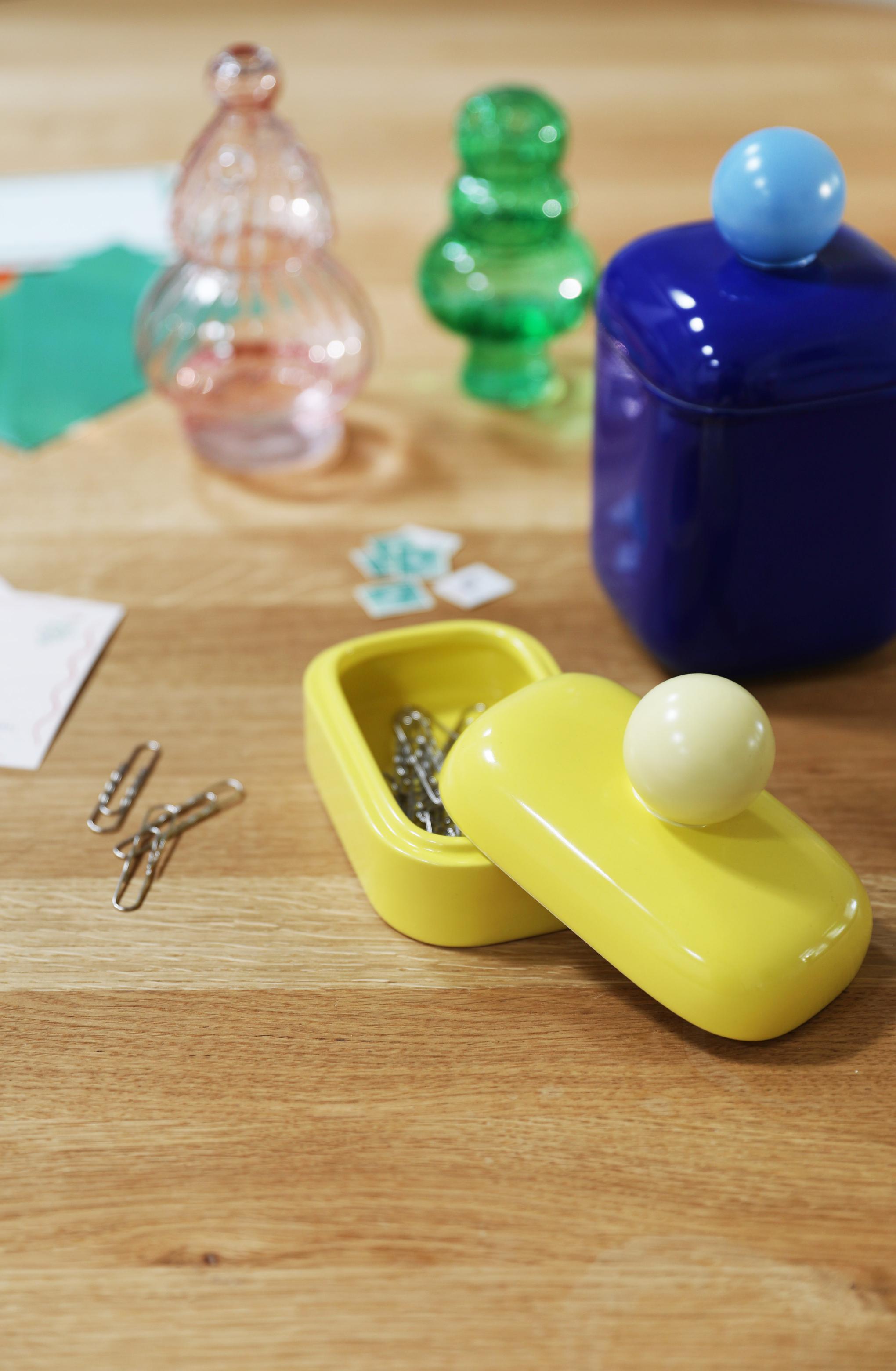 Gelber ORB Behälter