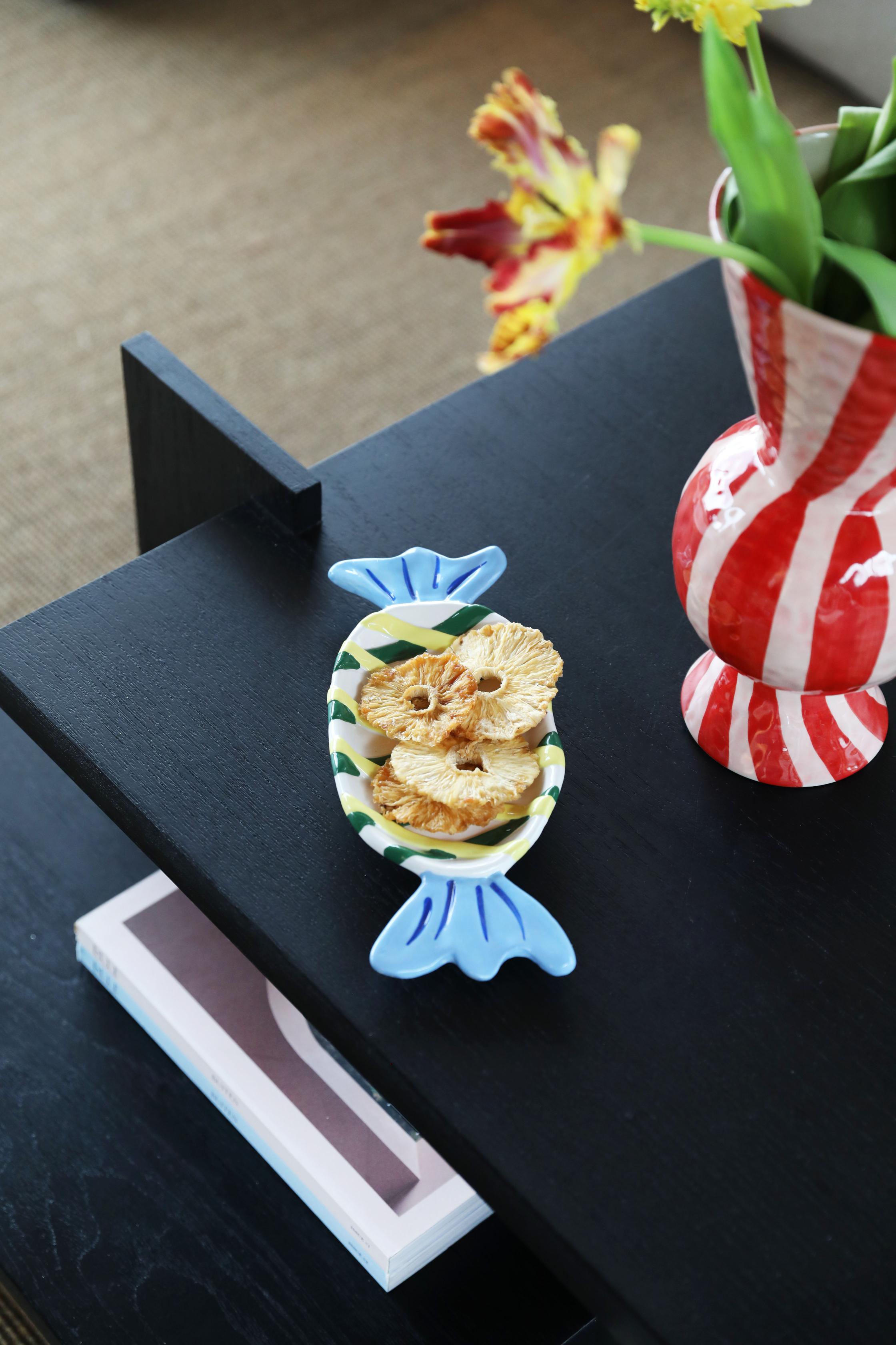 GOODY white platter with yellow and blue