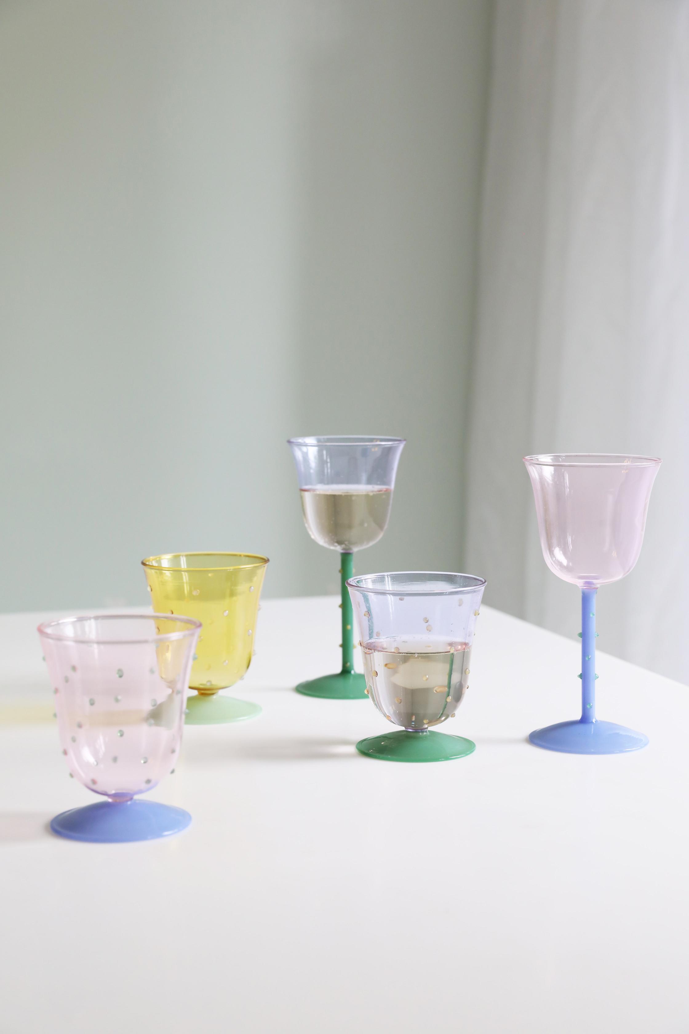 Set von Gläsern DOT blau mit rosa