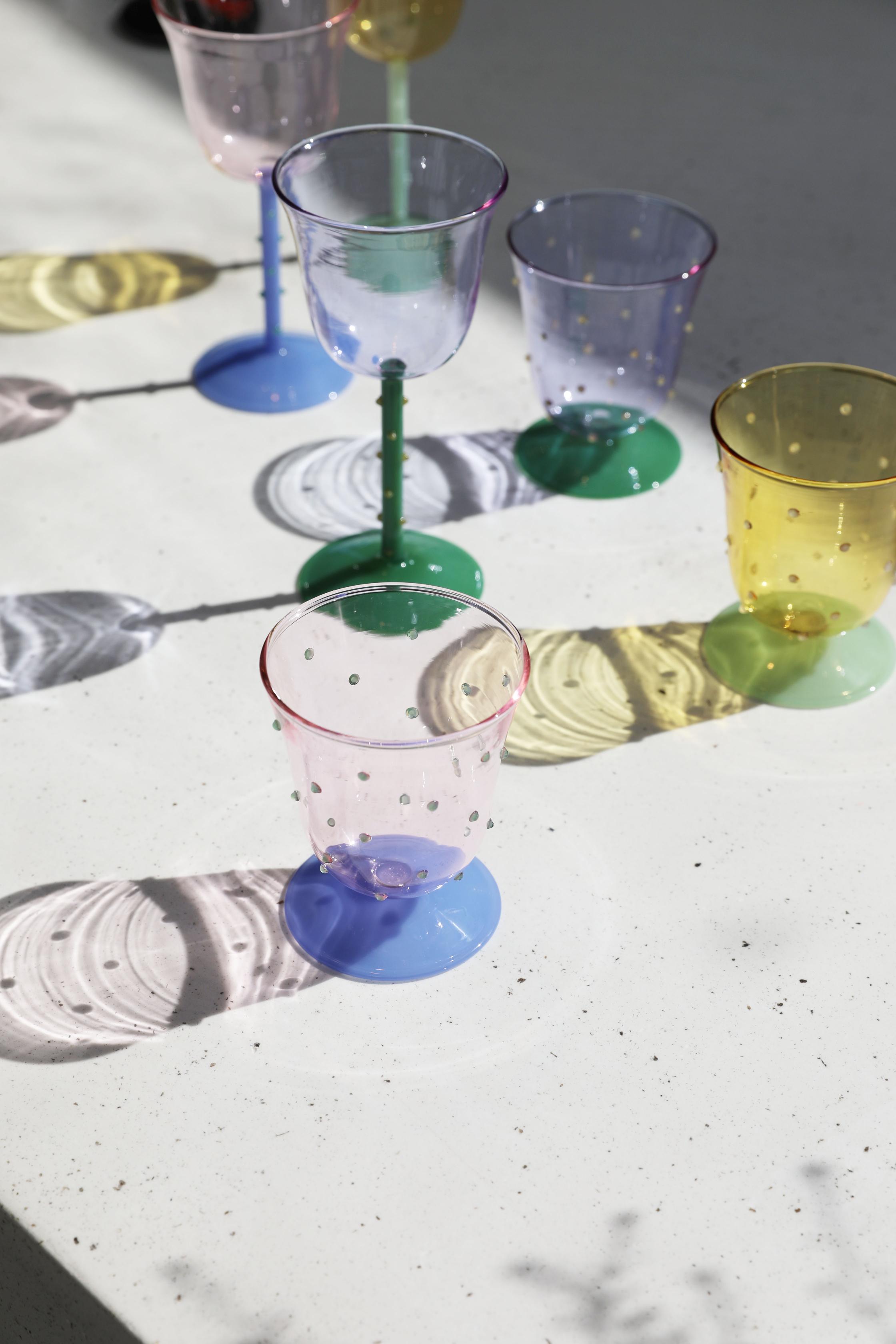 Set aus grünen und gelben Glaskelchen DOT