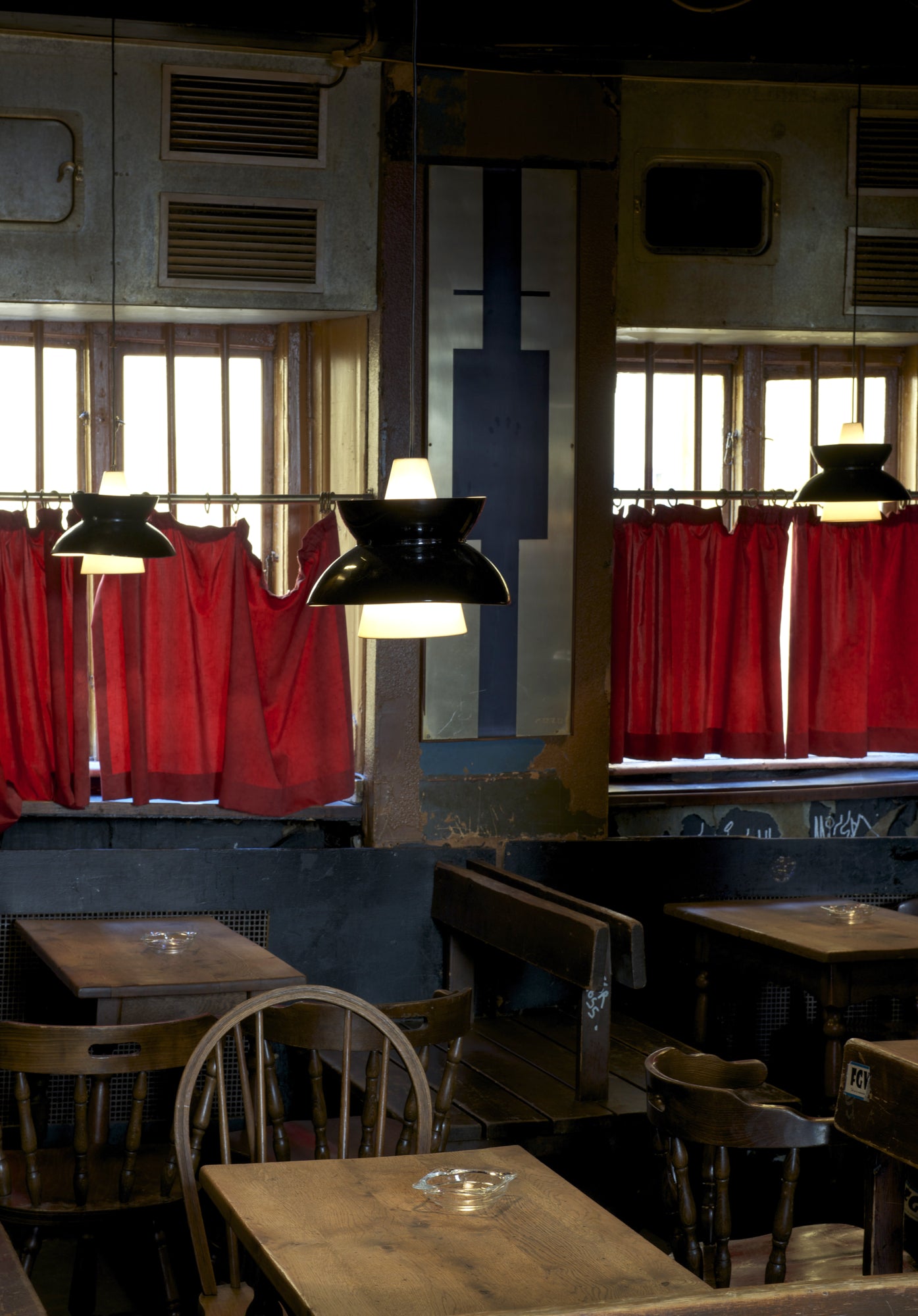 Pendelleuchte DOO-WOP weiß mit dunkelgrauem Finish