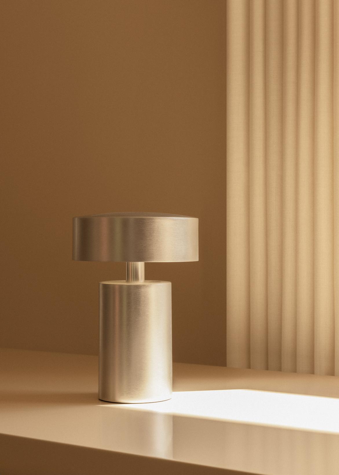 Tragbare Lampe COLUMN poliertes Aluminium
