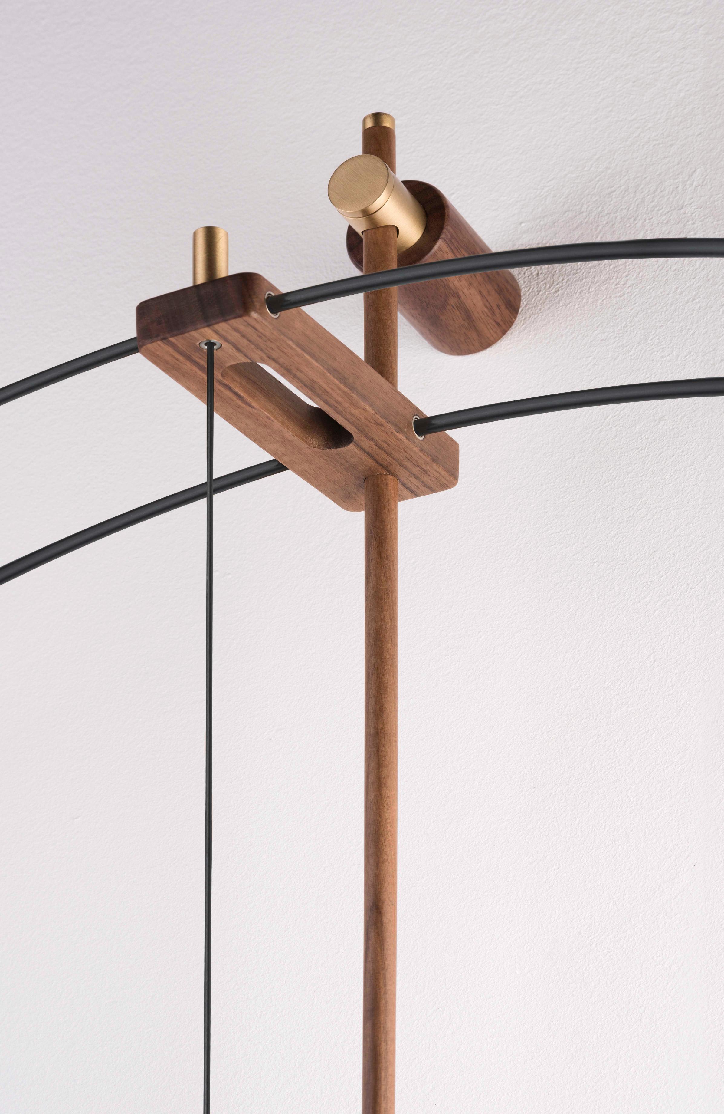 Wanduhr BARCELONA PREMIUM Nussbaum mit Schwarz