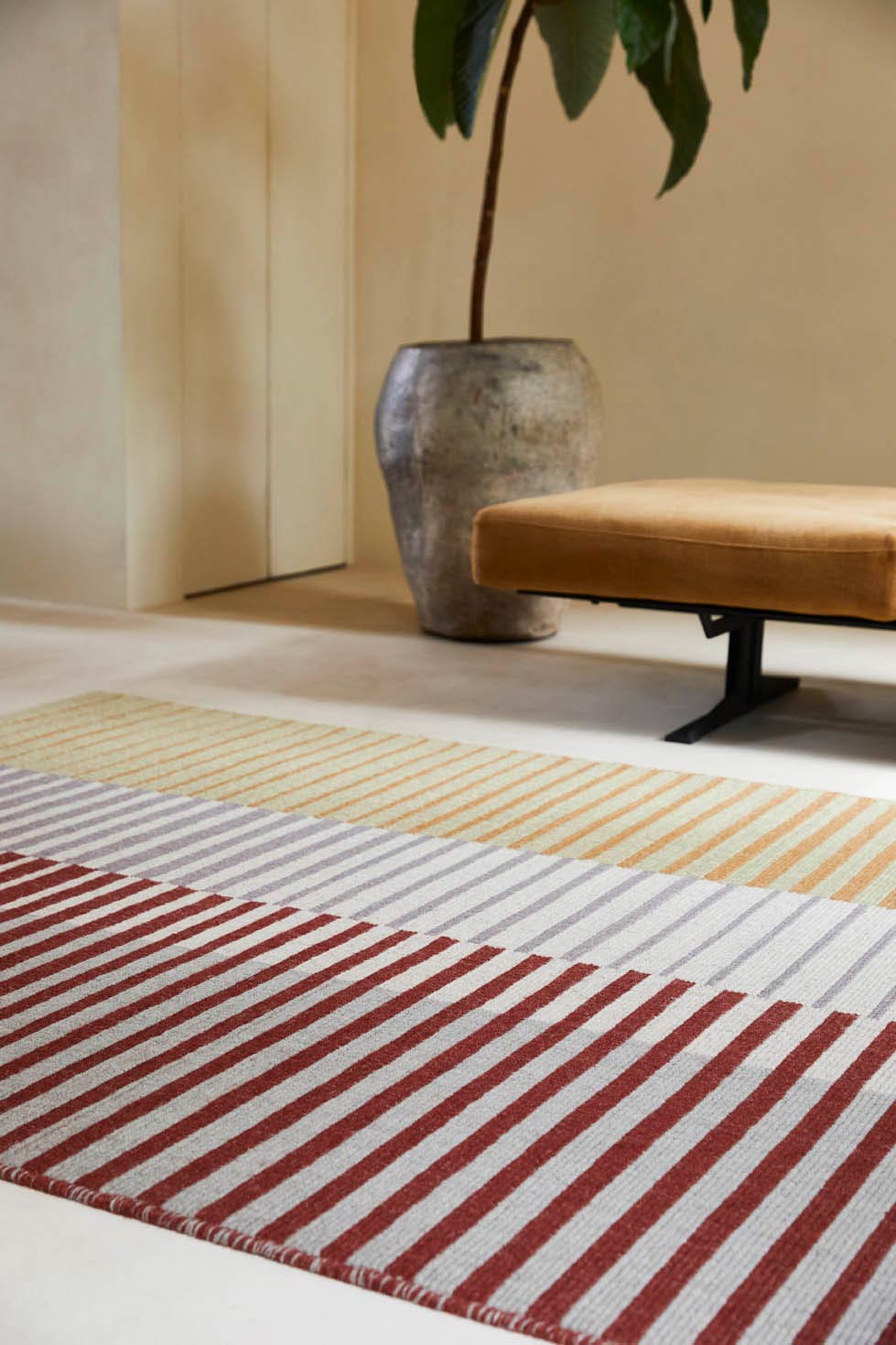 Artisan Focus red-yellow rug