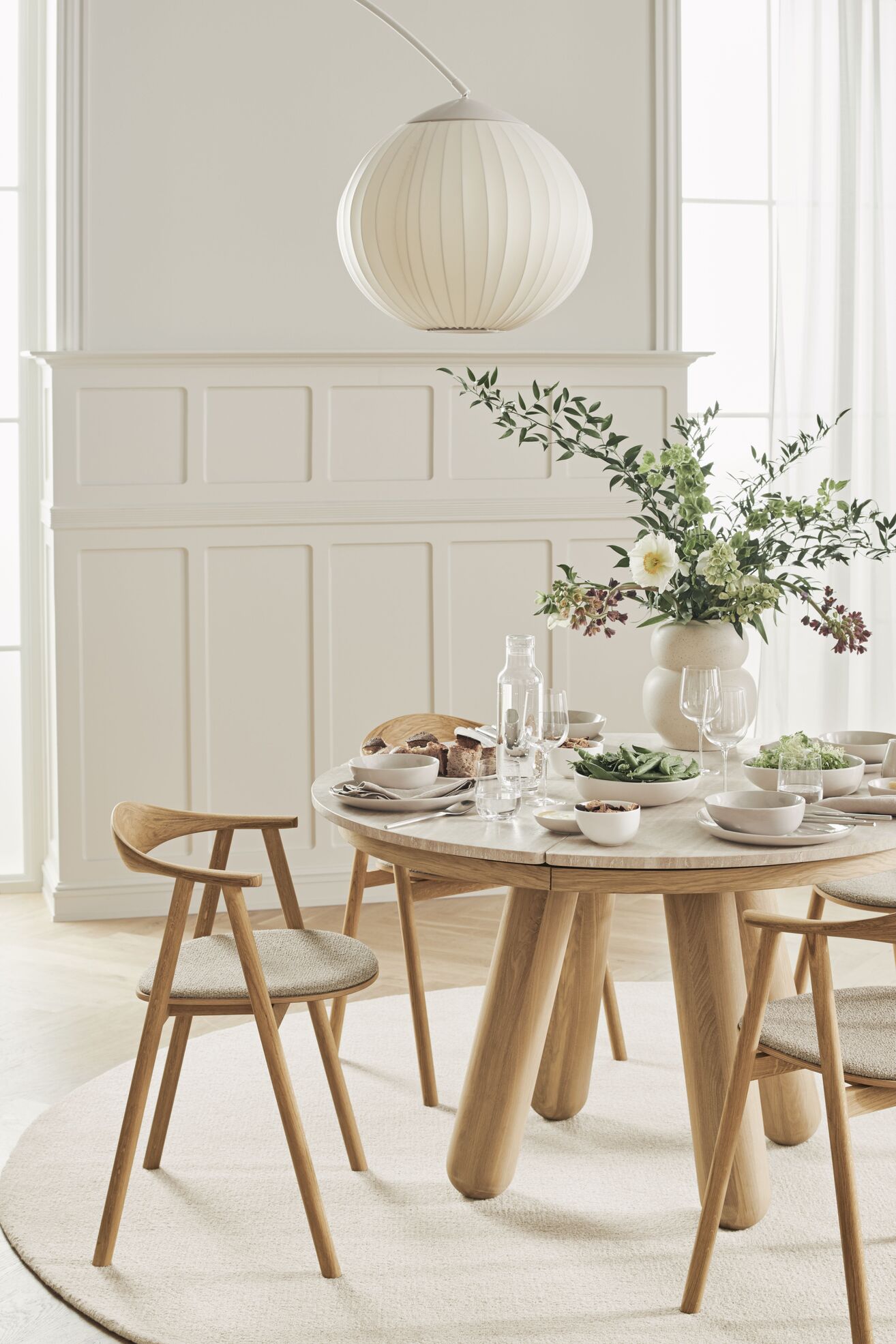 Round table balance marble with oak wood