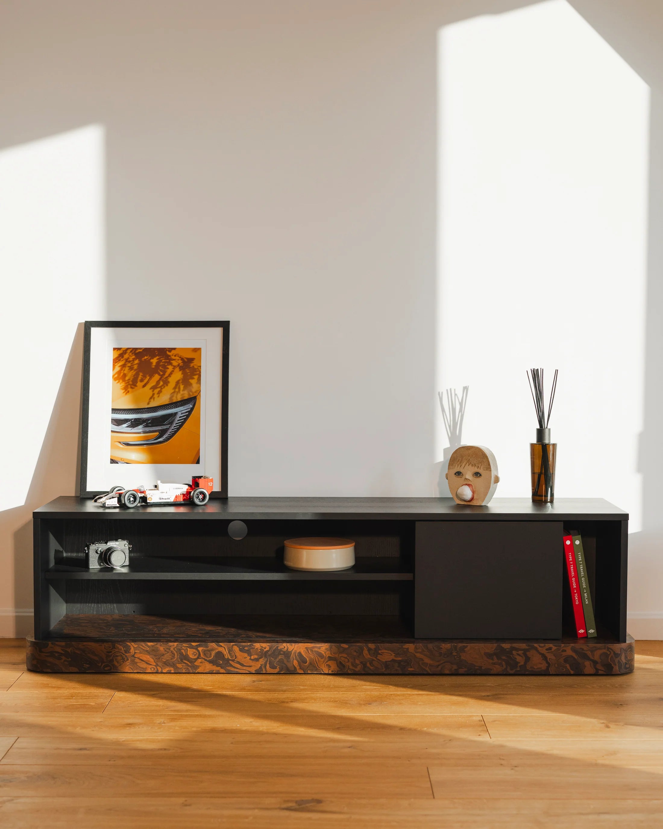 RTV-Sideboard BAS California Nussbaum und tiefschwarz