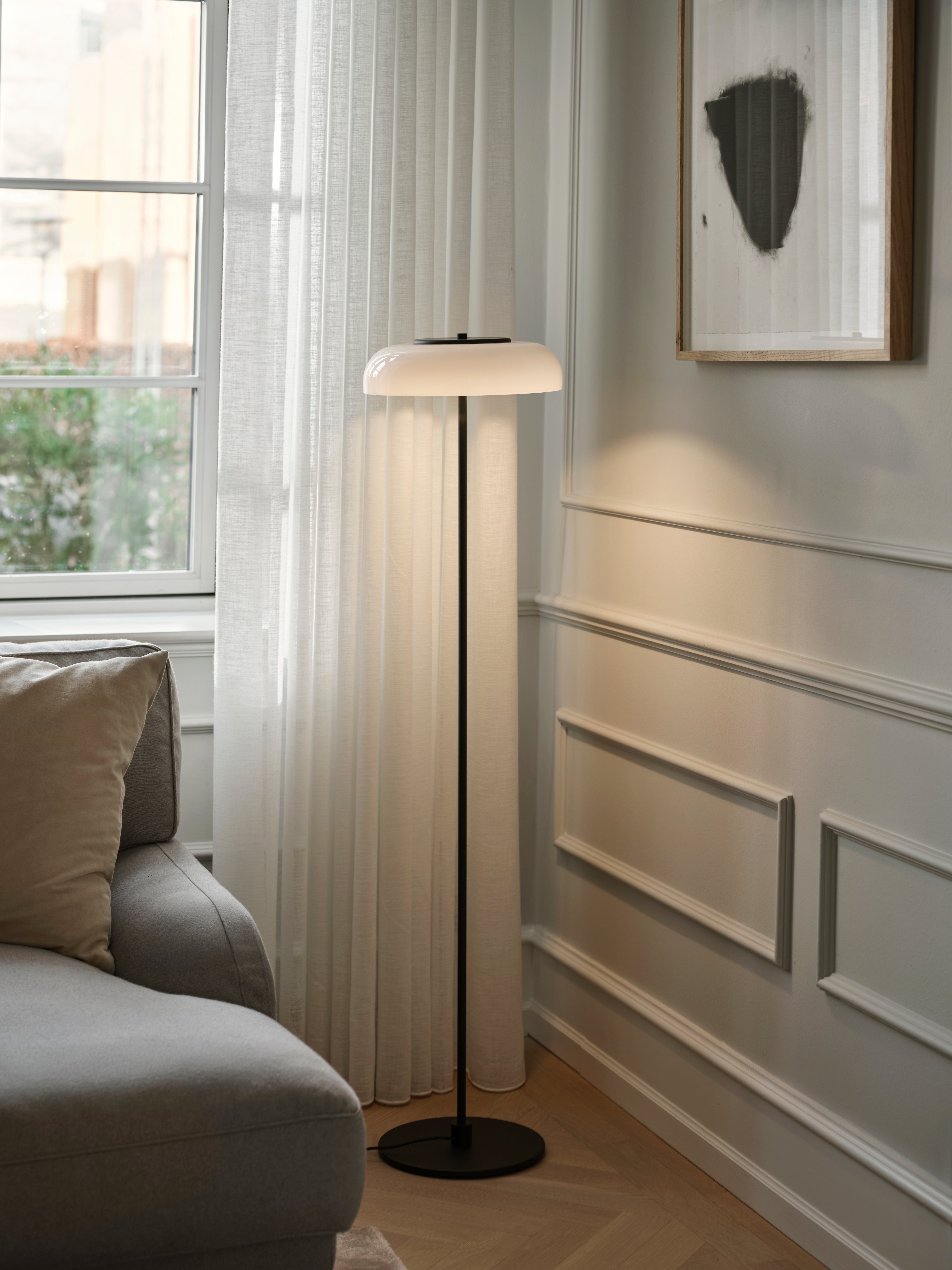 BLOSSI Black Floor Lamp with Opal Glass