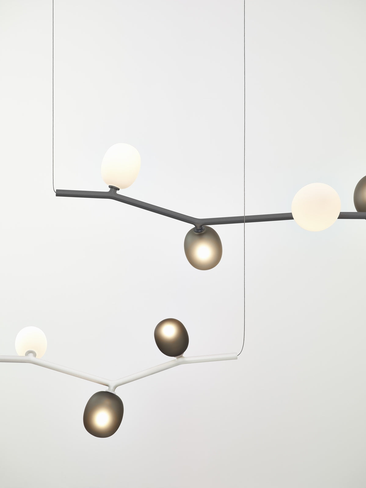Efeu -Hanglampe - horizontales mattes Glas