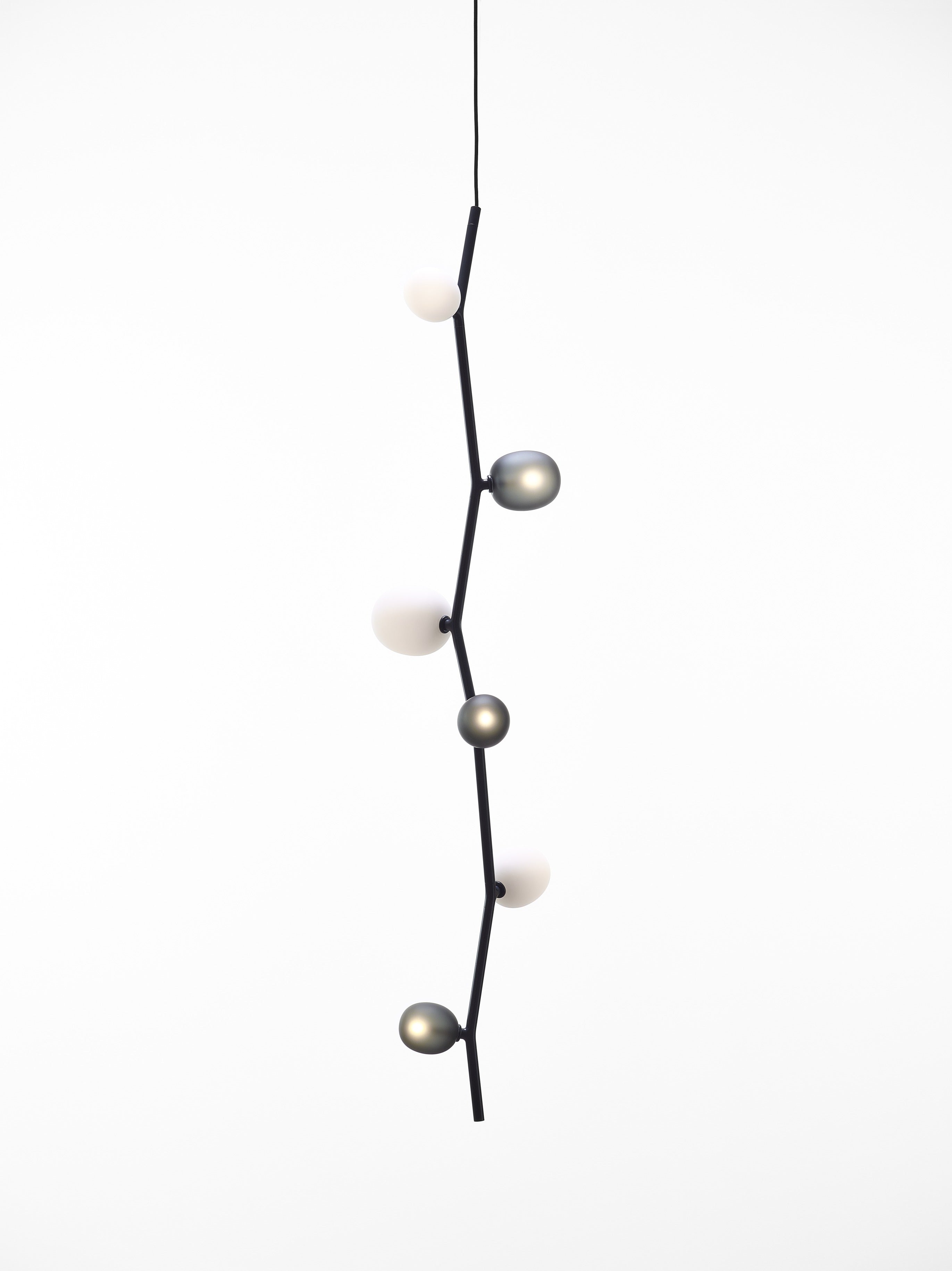 Ivy hanging lamp - vertical matt glass