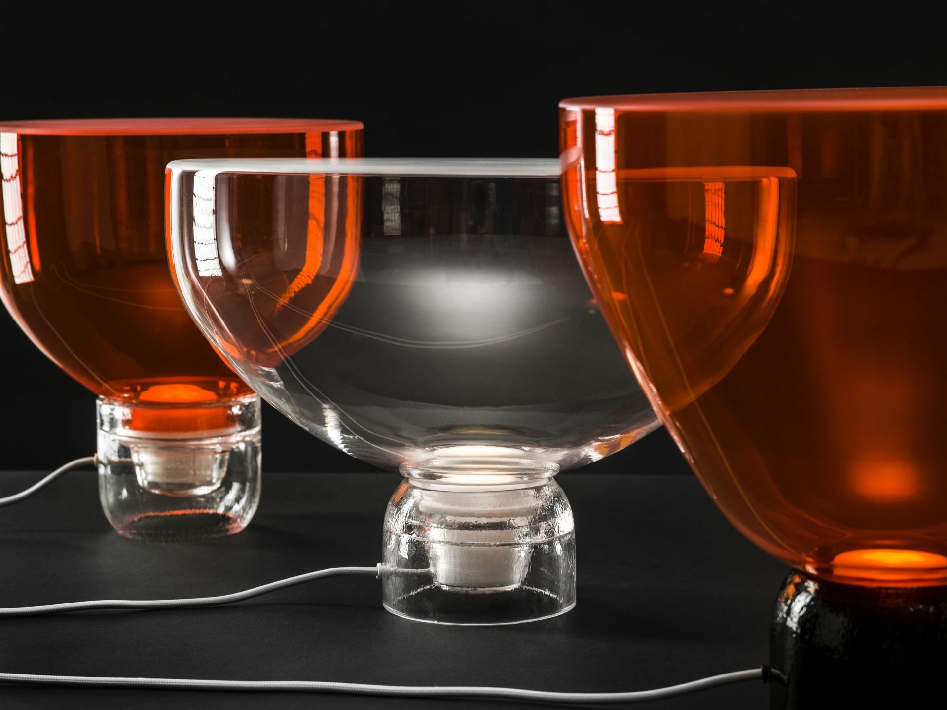 Lightline table lamp shiny base