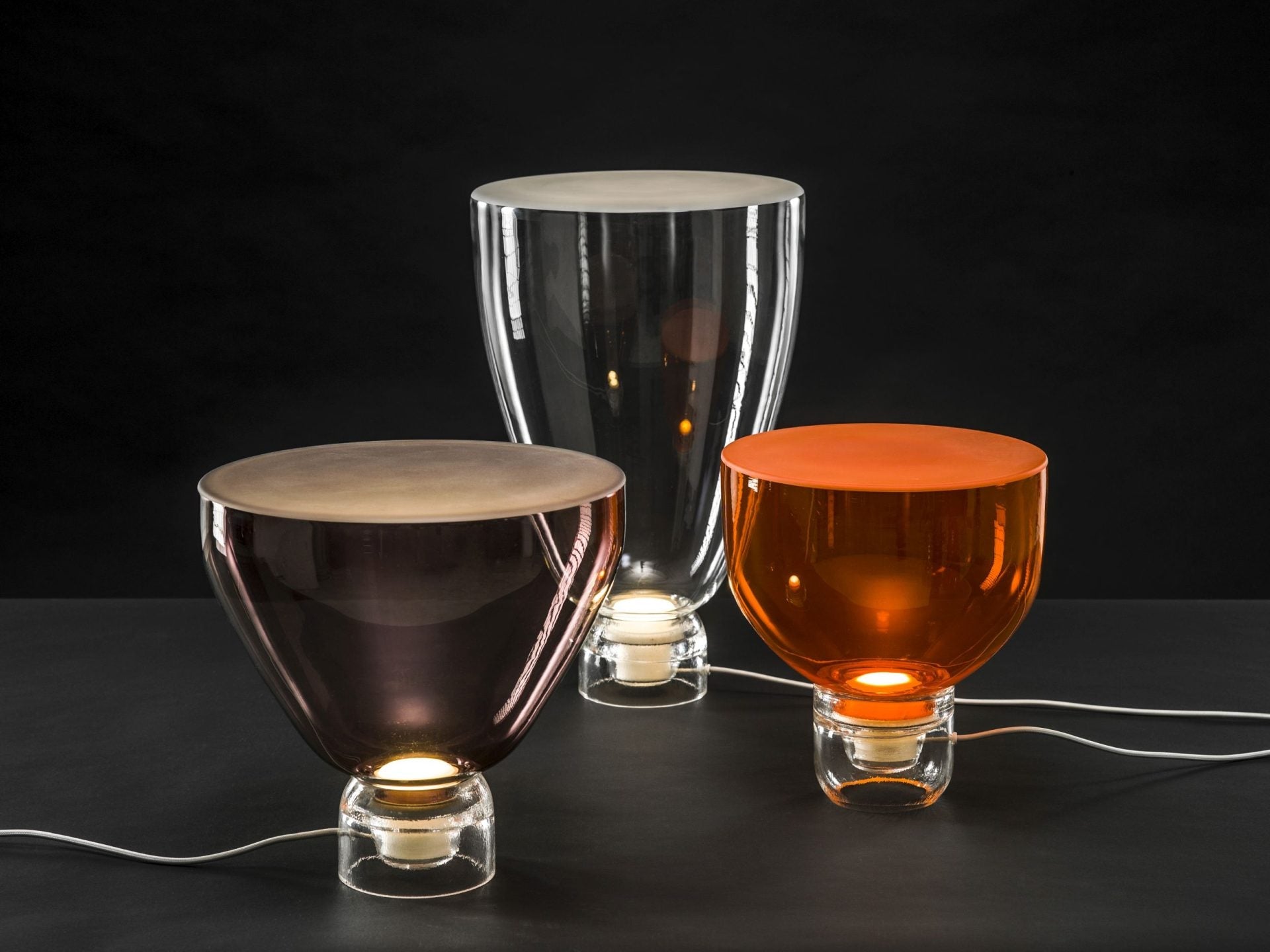 Lightline table lamp shiny base