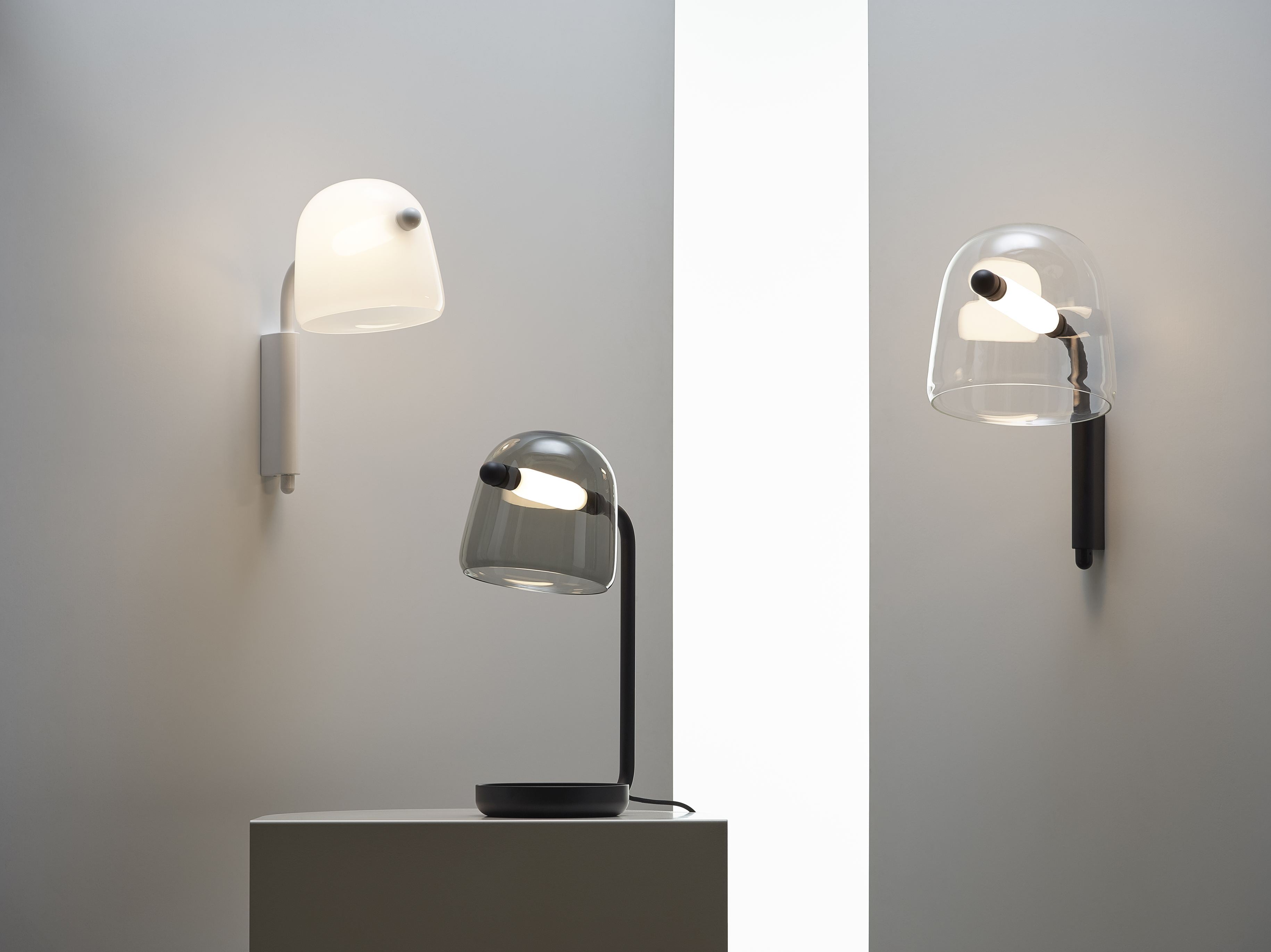 Wandlampe kann eine schwarze Basis sein