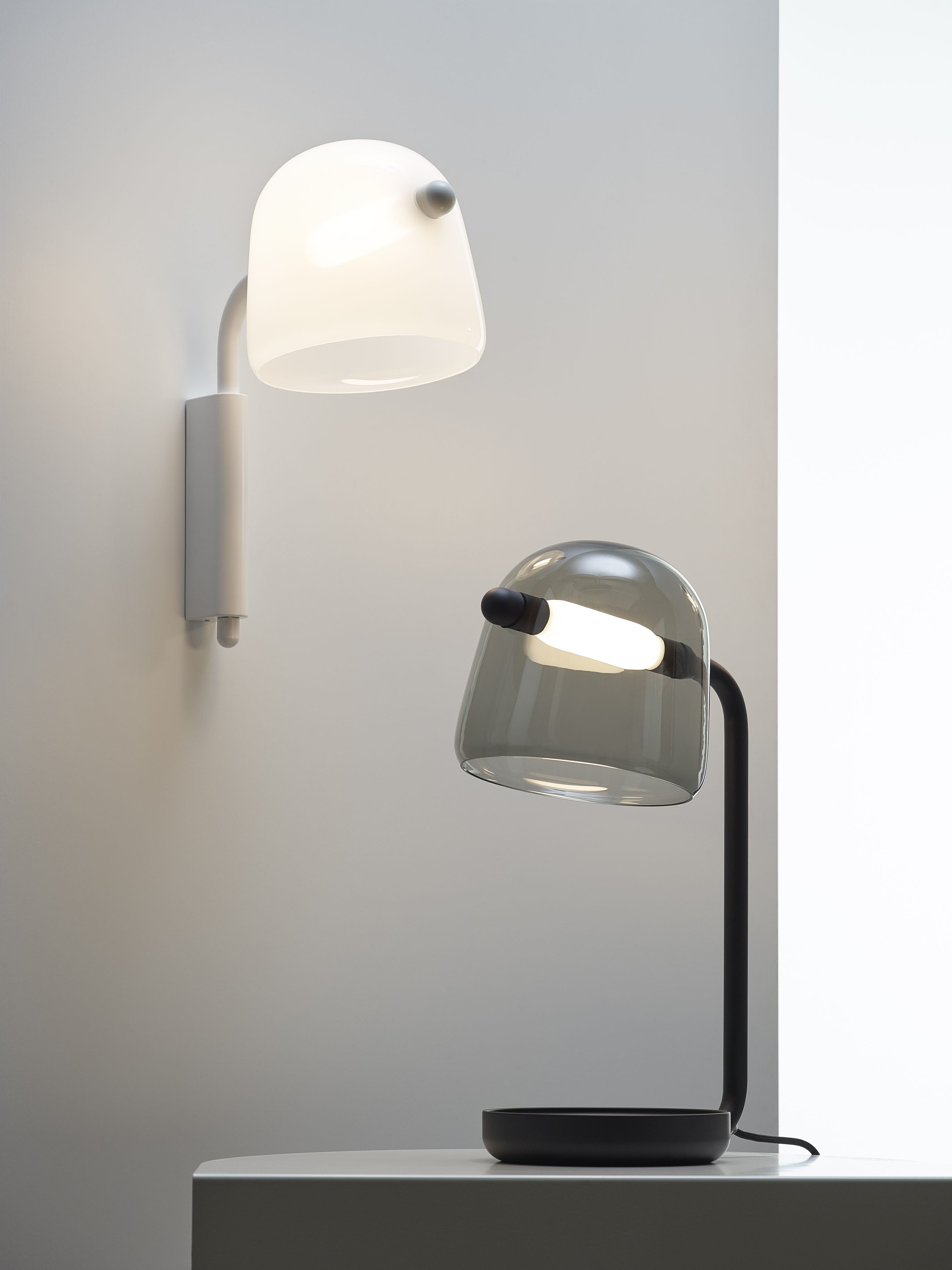 Wandlampe ist eine weiße Basis