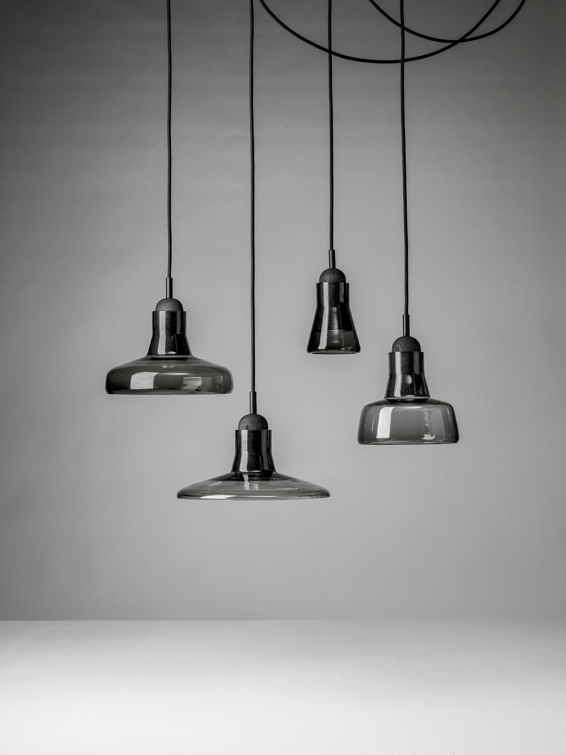 Schatten Hanging Lampe - Freies glänzendes Glas einstellen