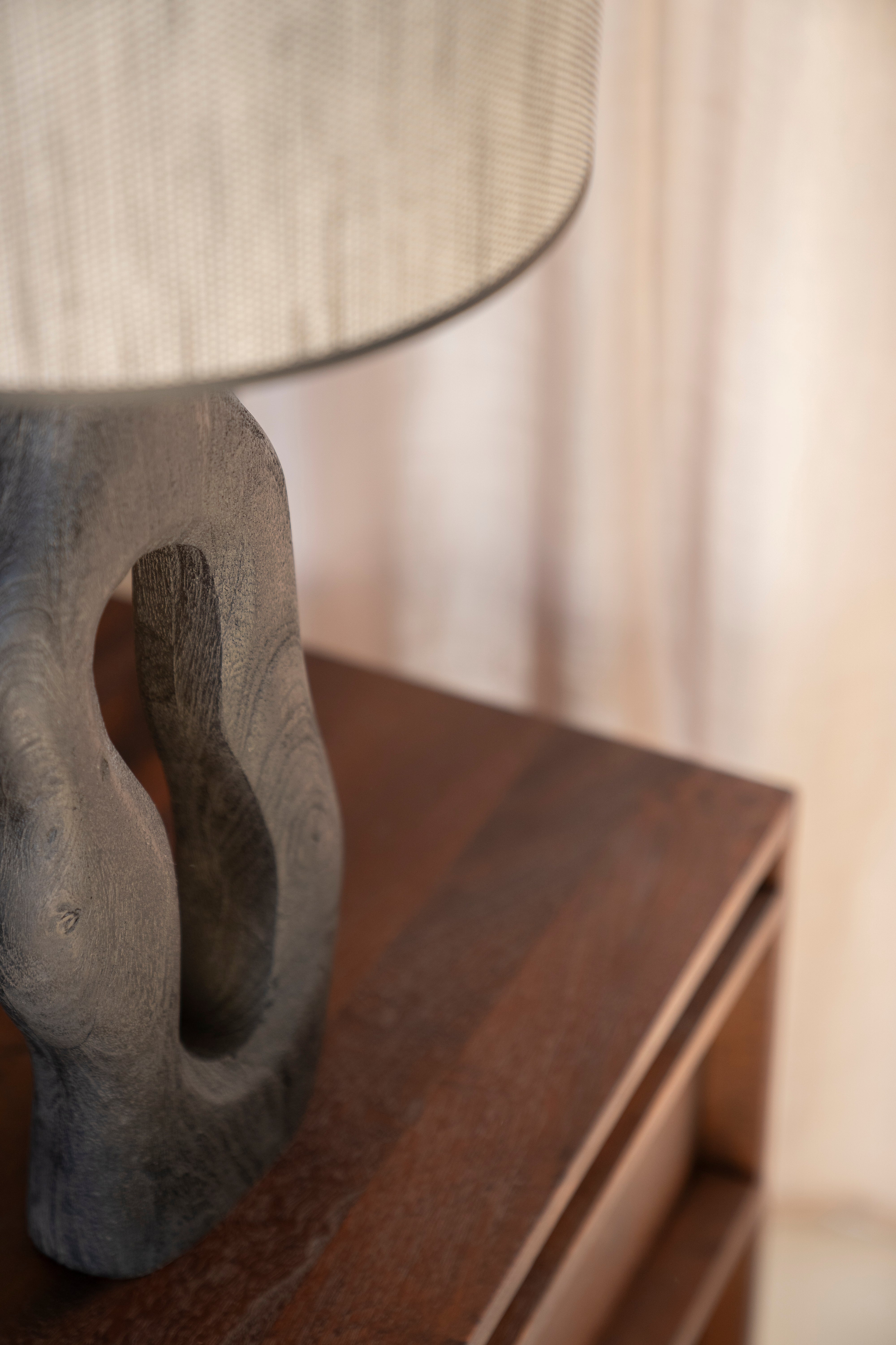 SHIBOO black table lamp