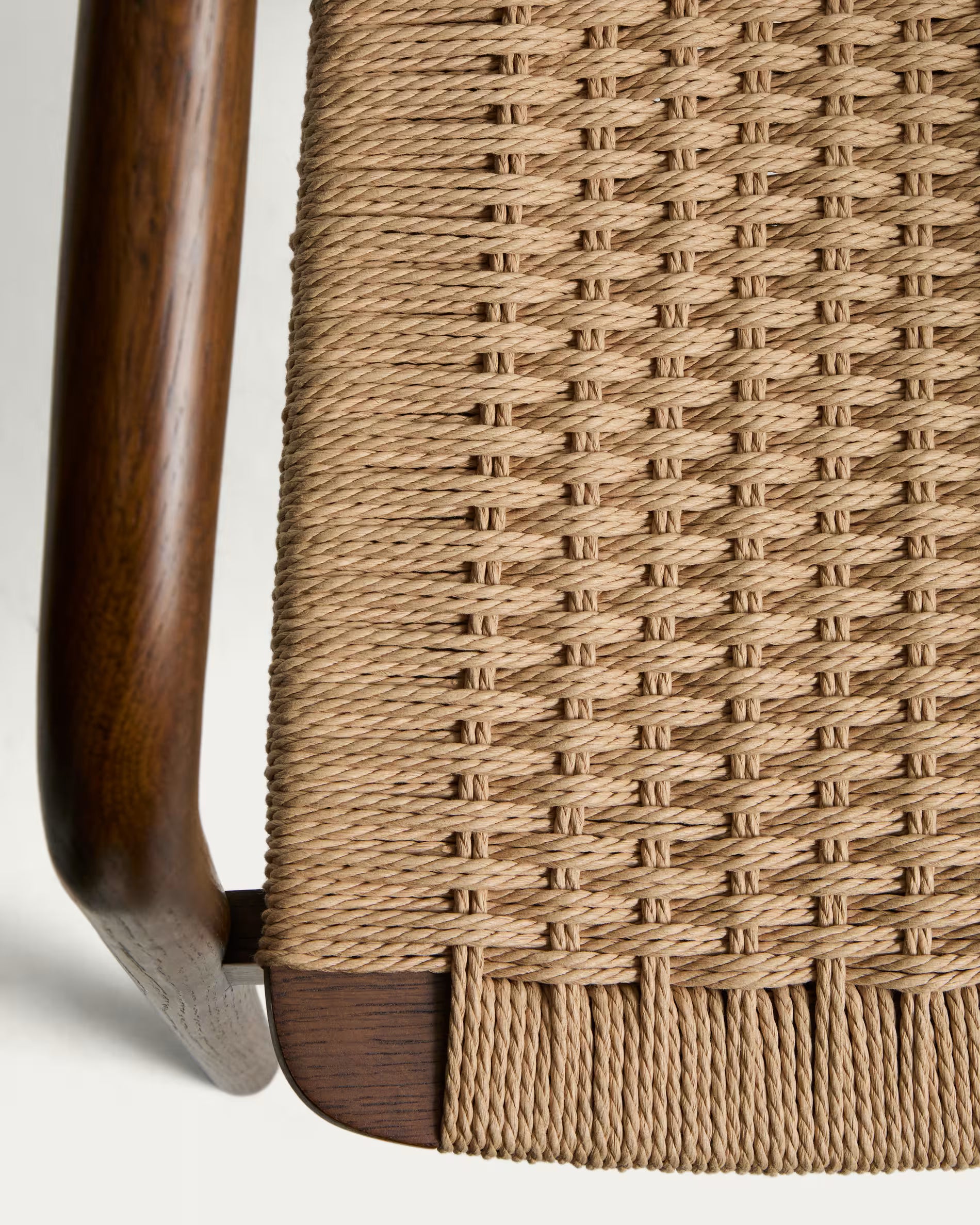 Stuhl DERILE beige mit dunklem Holzgestell
