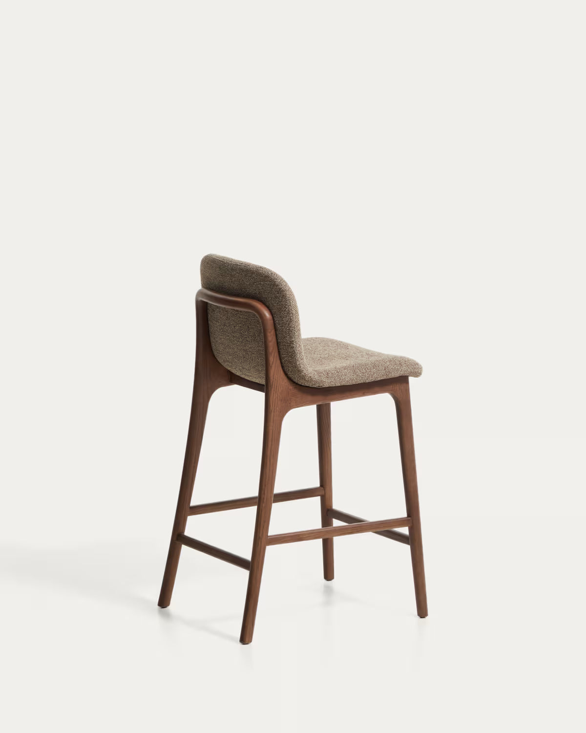 Hocker ELNOR in braunem Chenille mit Eichenbasis