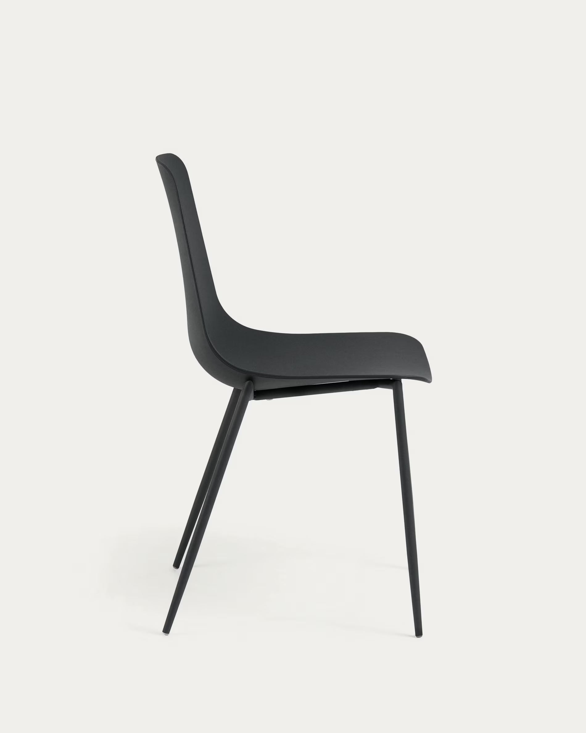 WHATTS Chair in Black with Steel Base