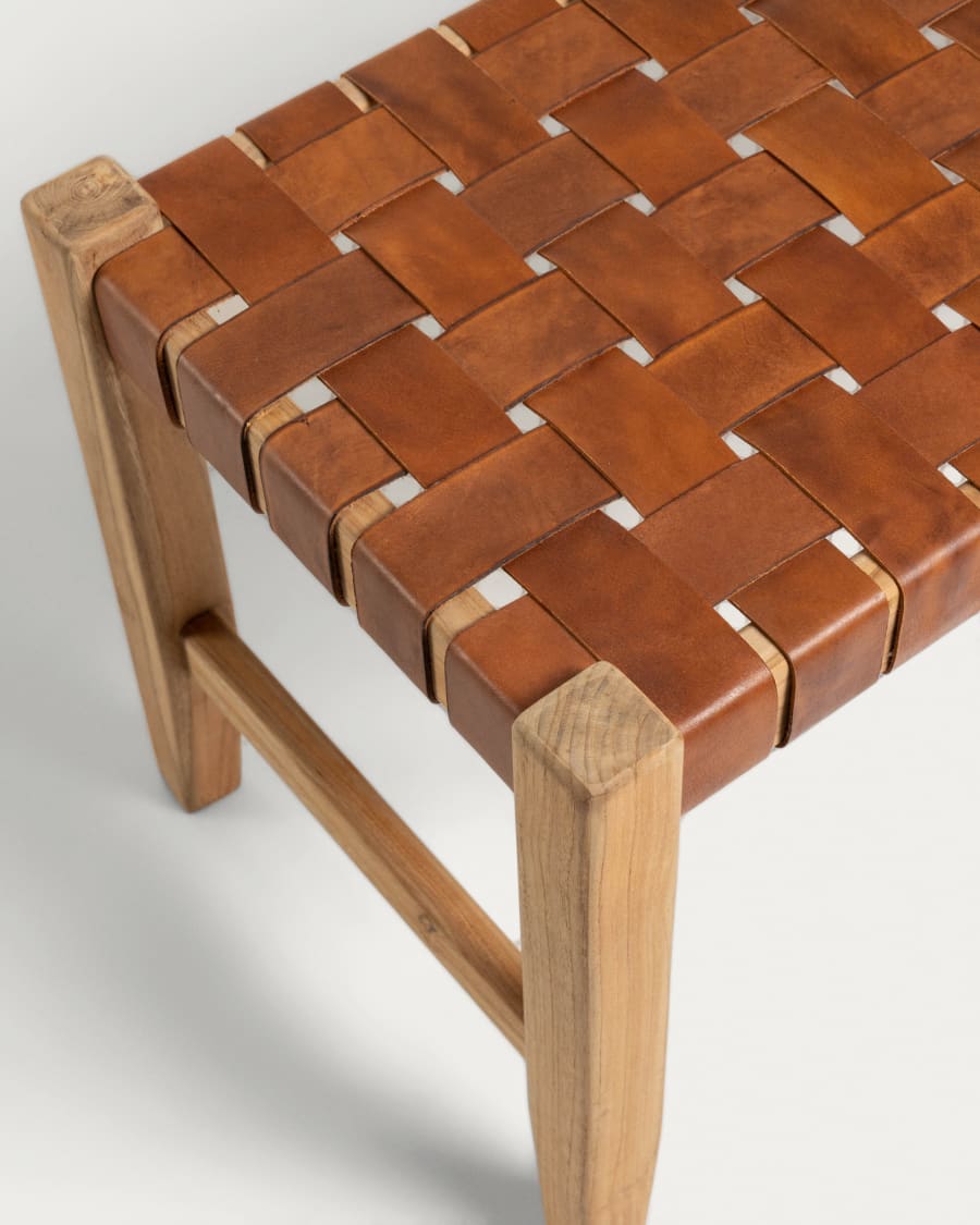 Calixta braune Haut