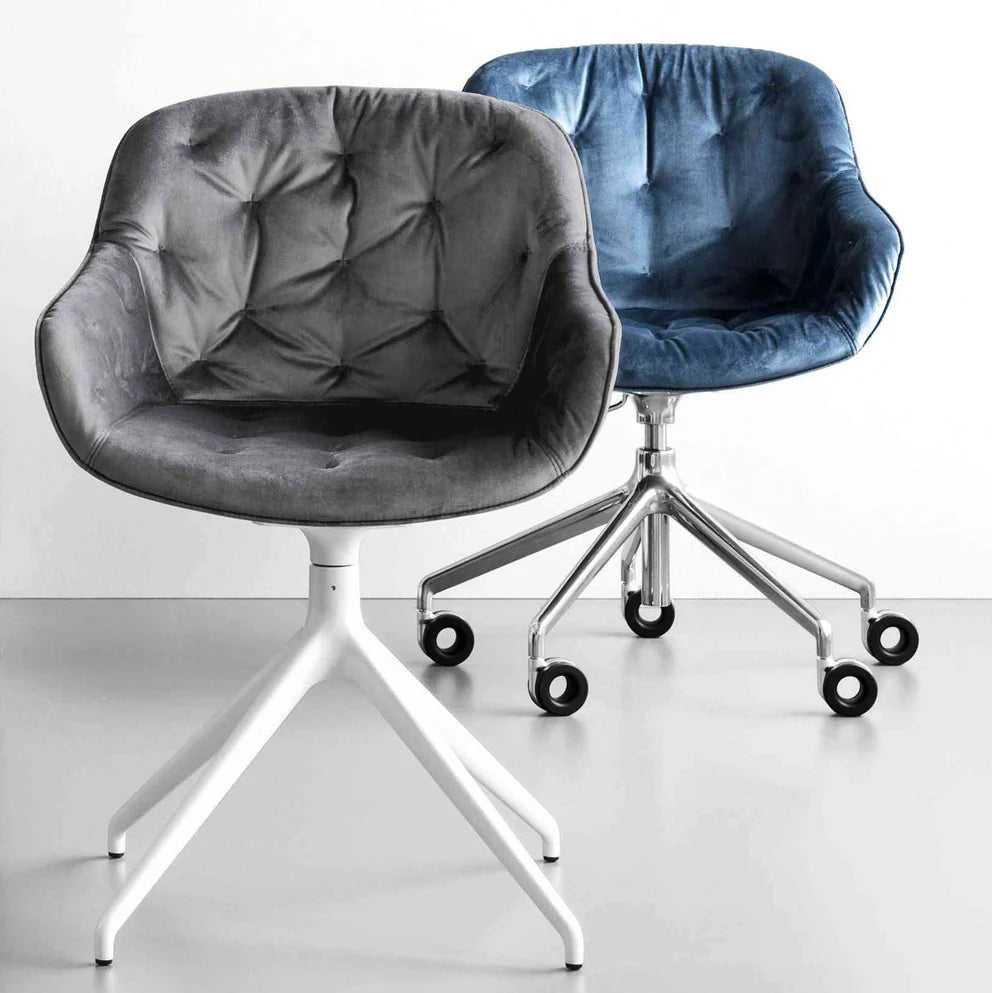 Drehstuhl IGLOO gepolstert mit schwarzem Gestell