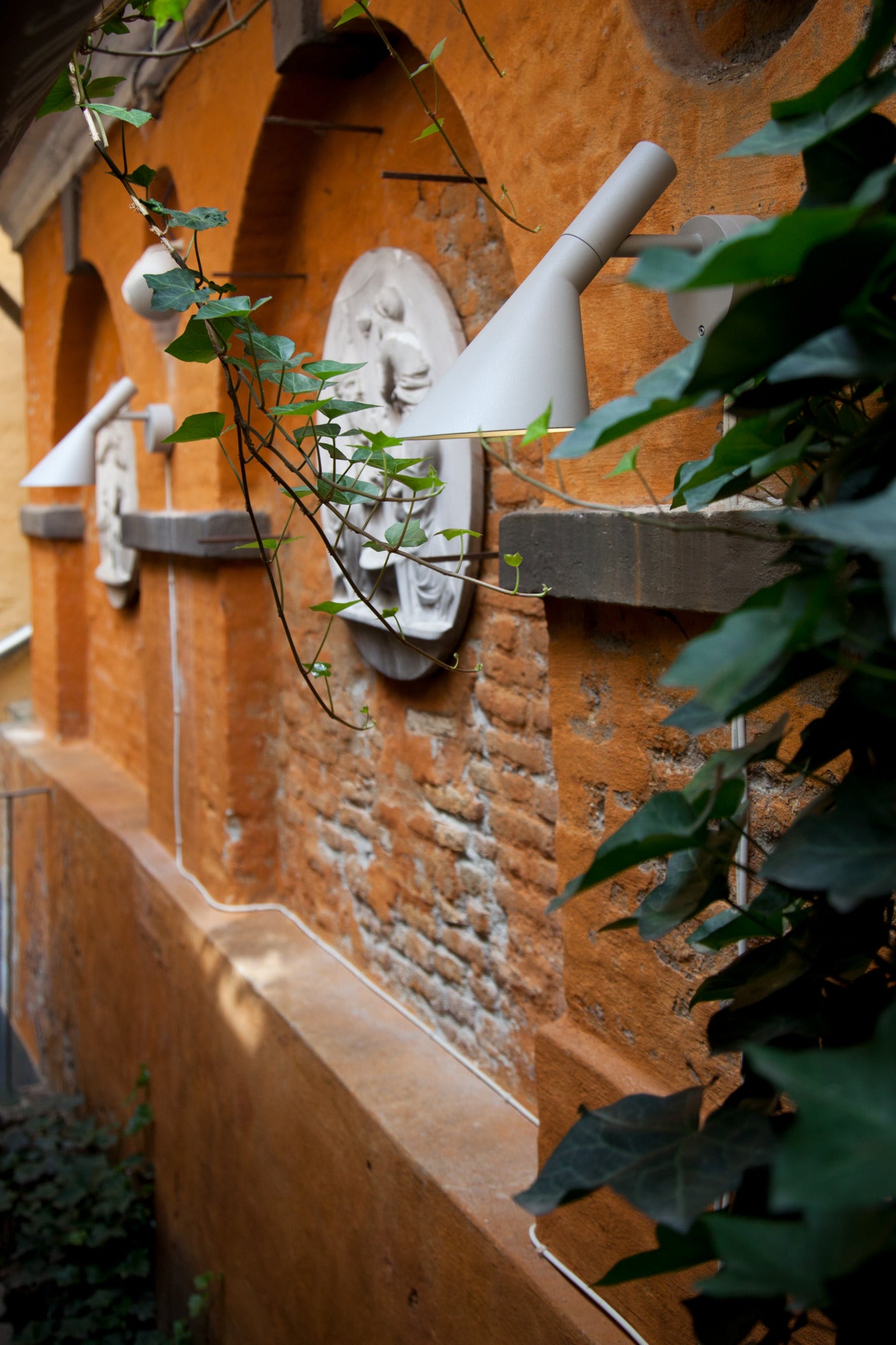 Lampa ścienna zewnętrzna AJ 50 biały