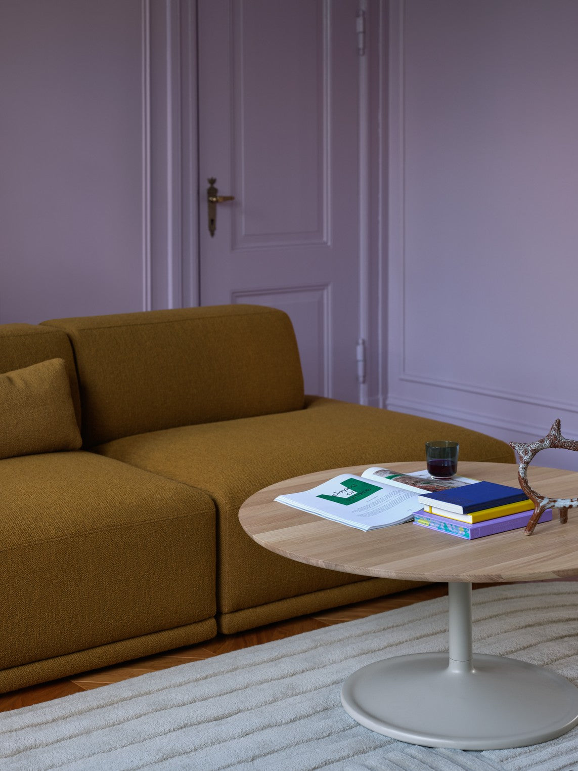 Couchtisch SOFT aus Eichenholz mit hellgrauem Gestell