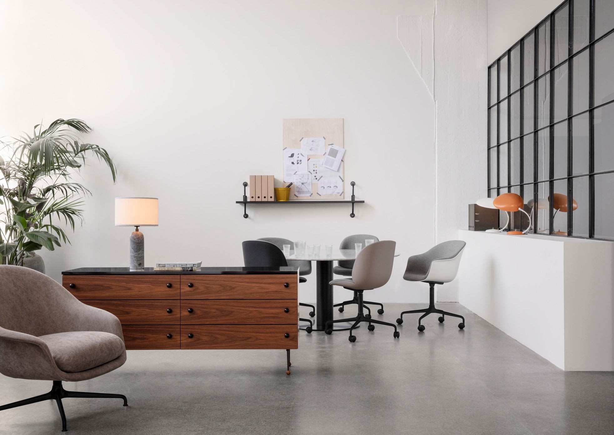 BEETLE office chair pink