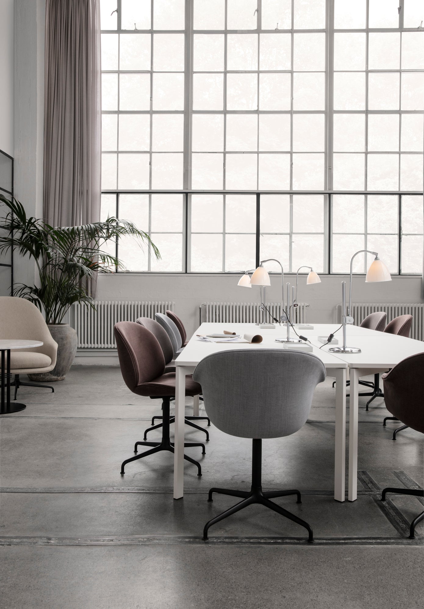 BEETLE office chair pink