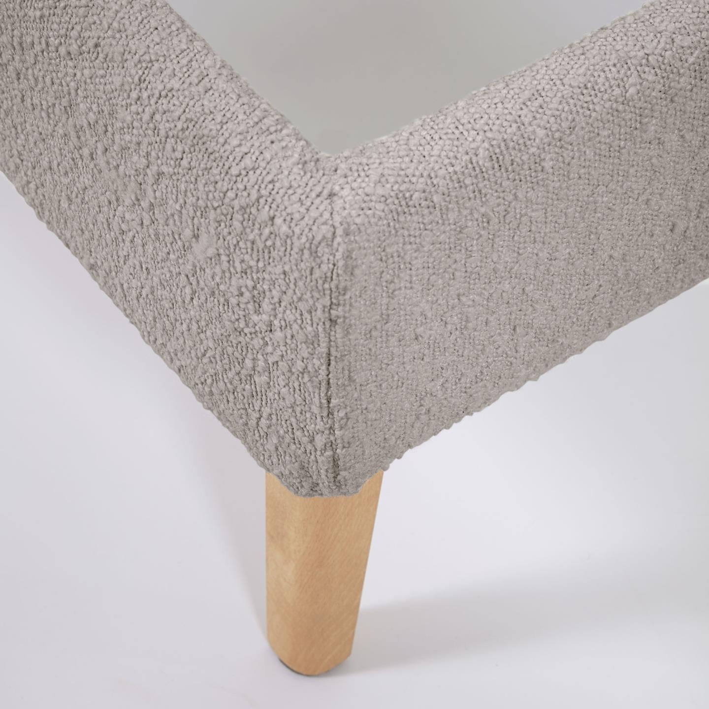 Łóżko DYLA jasnoszary boucle La Forma    Eye on Design