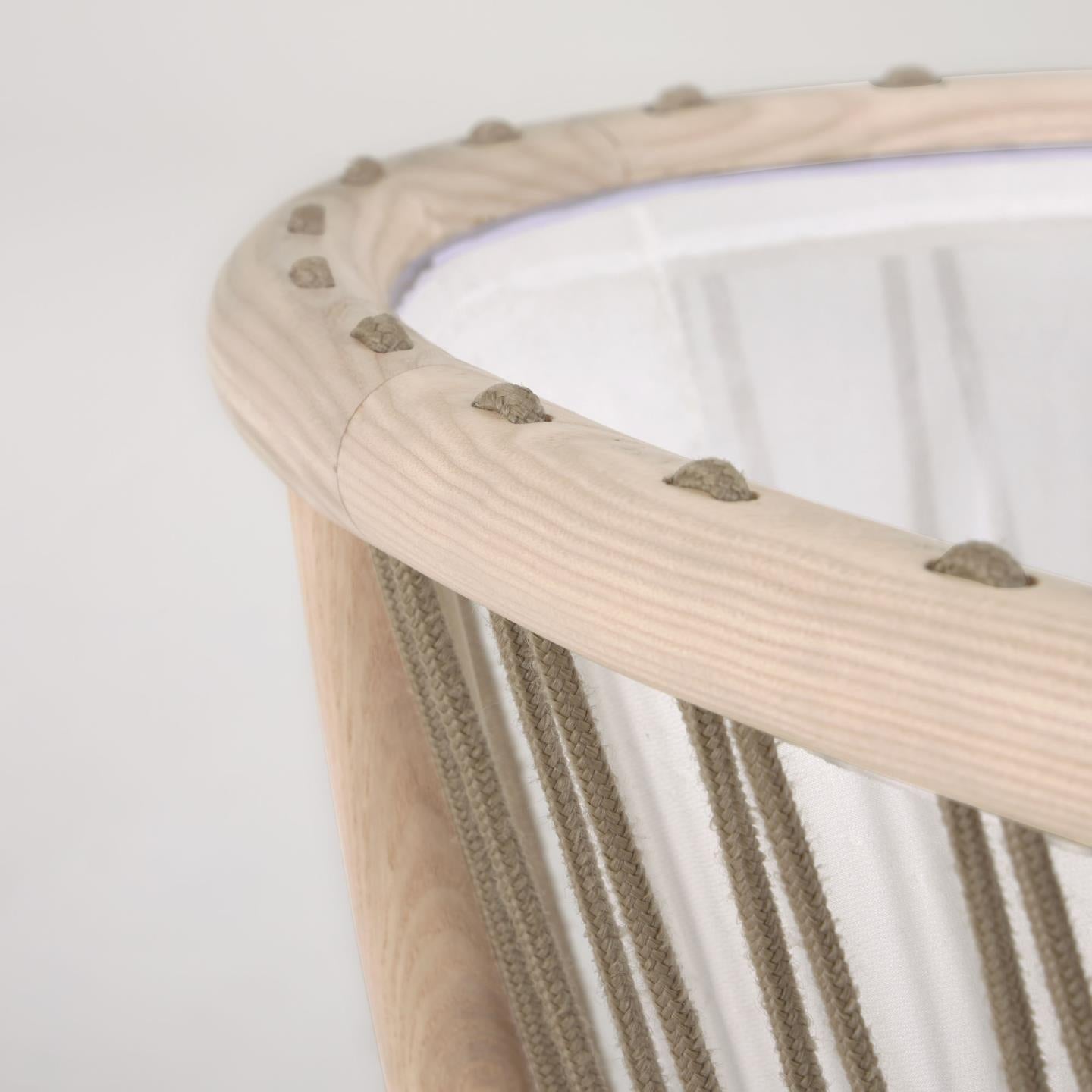 Kosz Mojżesza LEONELA lite drewno jesionowe La Forma    Eye on Design