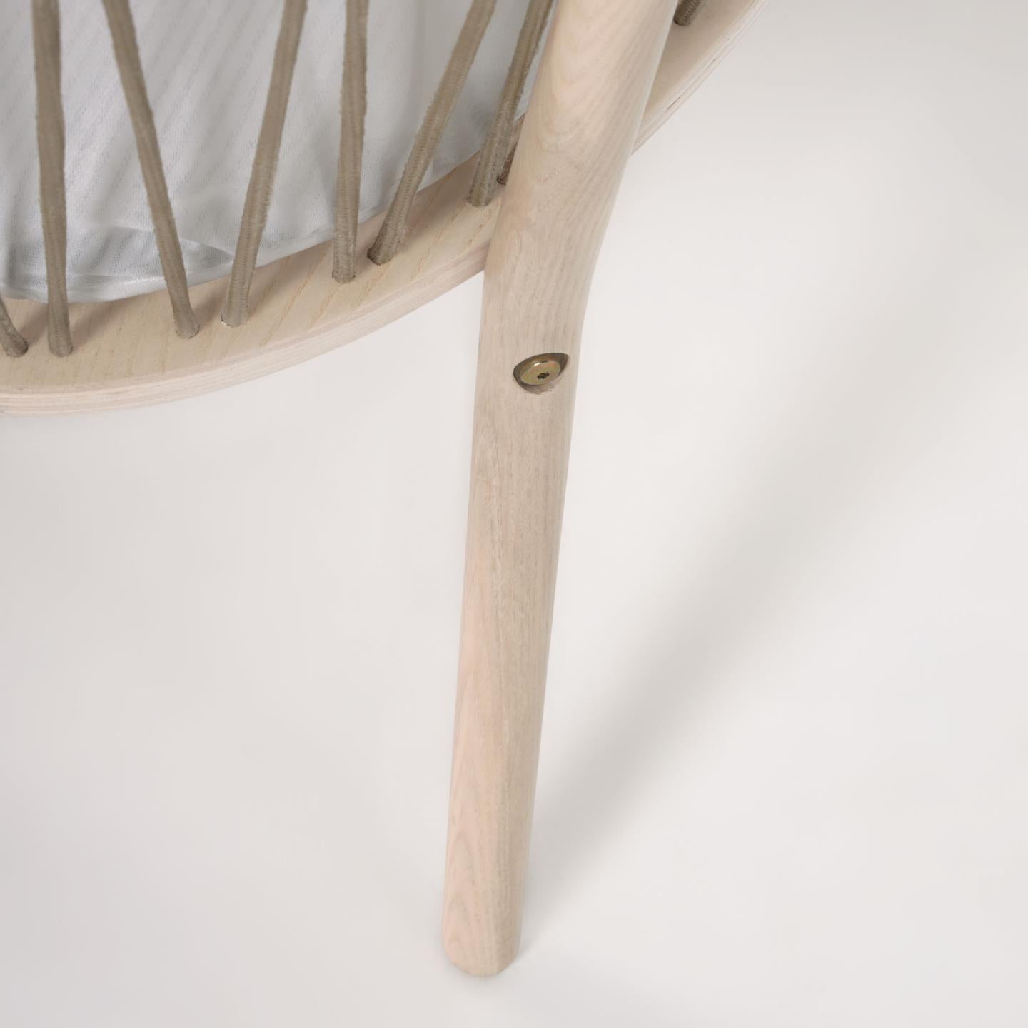 Kosz Mojżesza LEONELA lite drewno jesionowe La Forma    Eye on Design