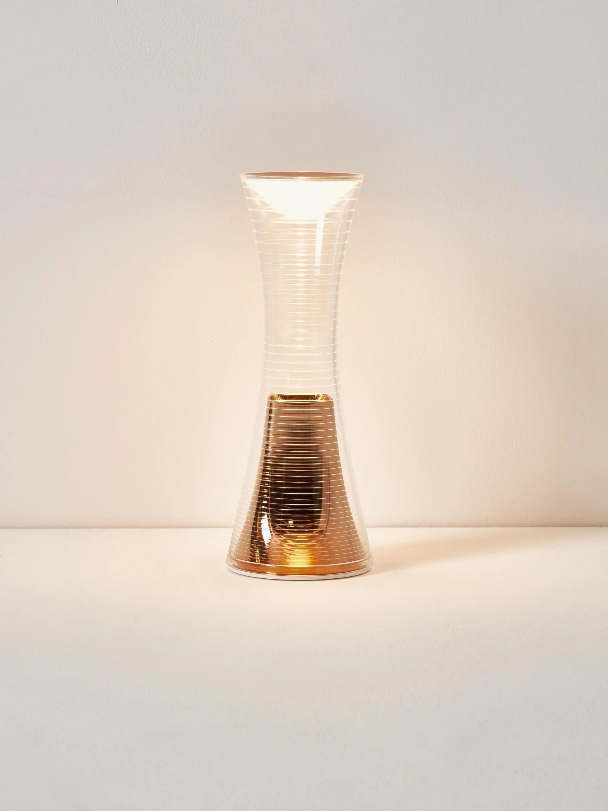 Tragbare Lampe COME TOGETHER transparent mit Kupfer