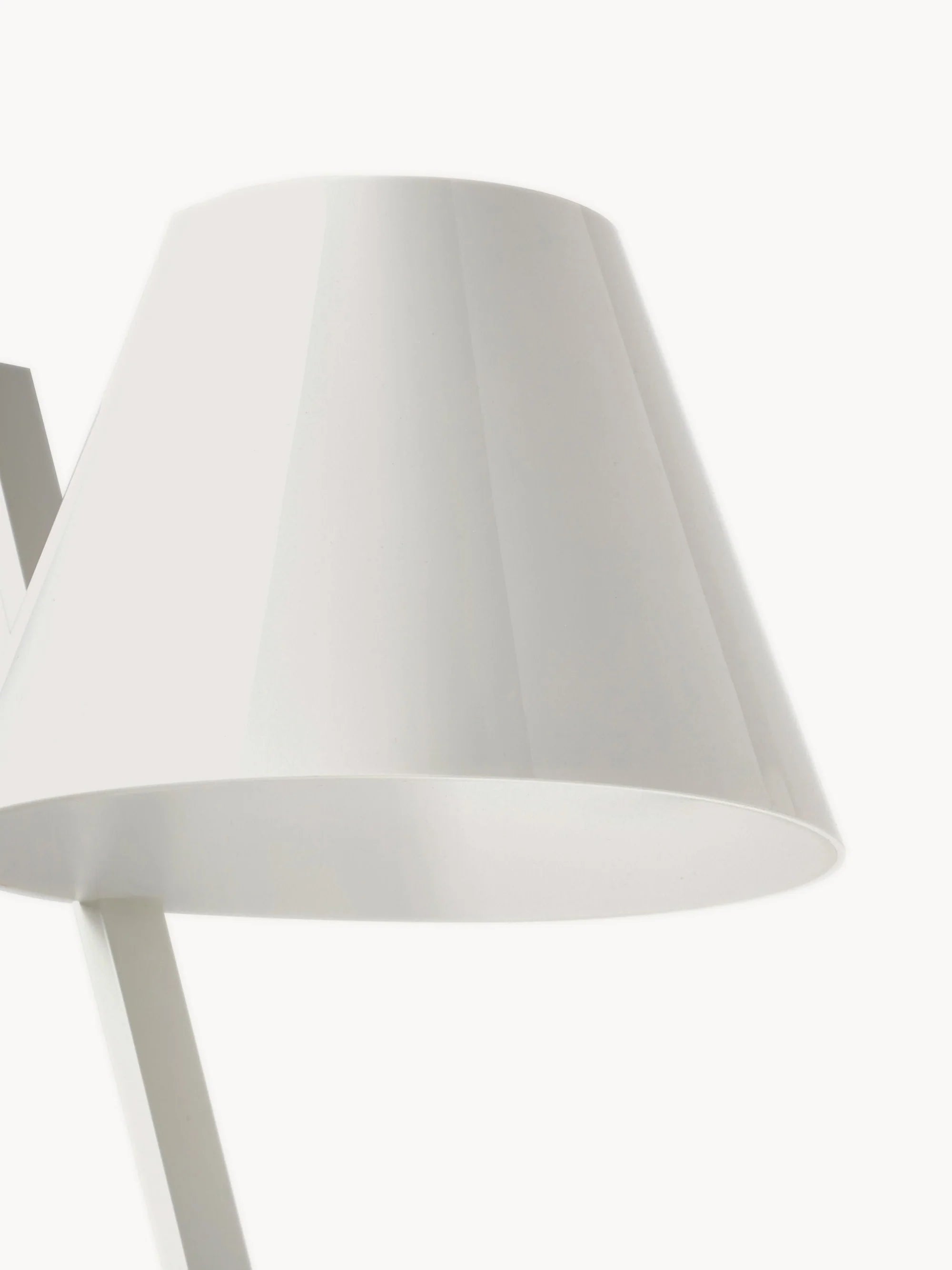 Table lamp LA PETITE white