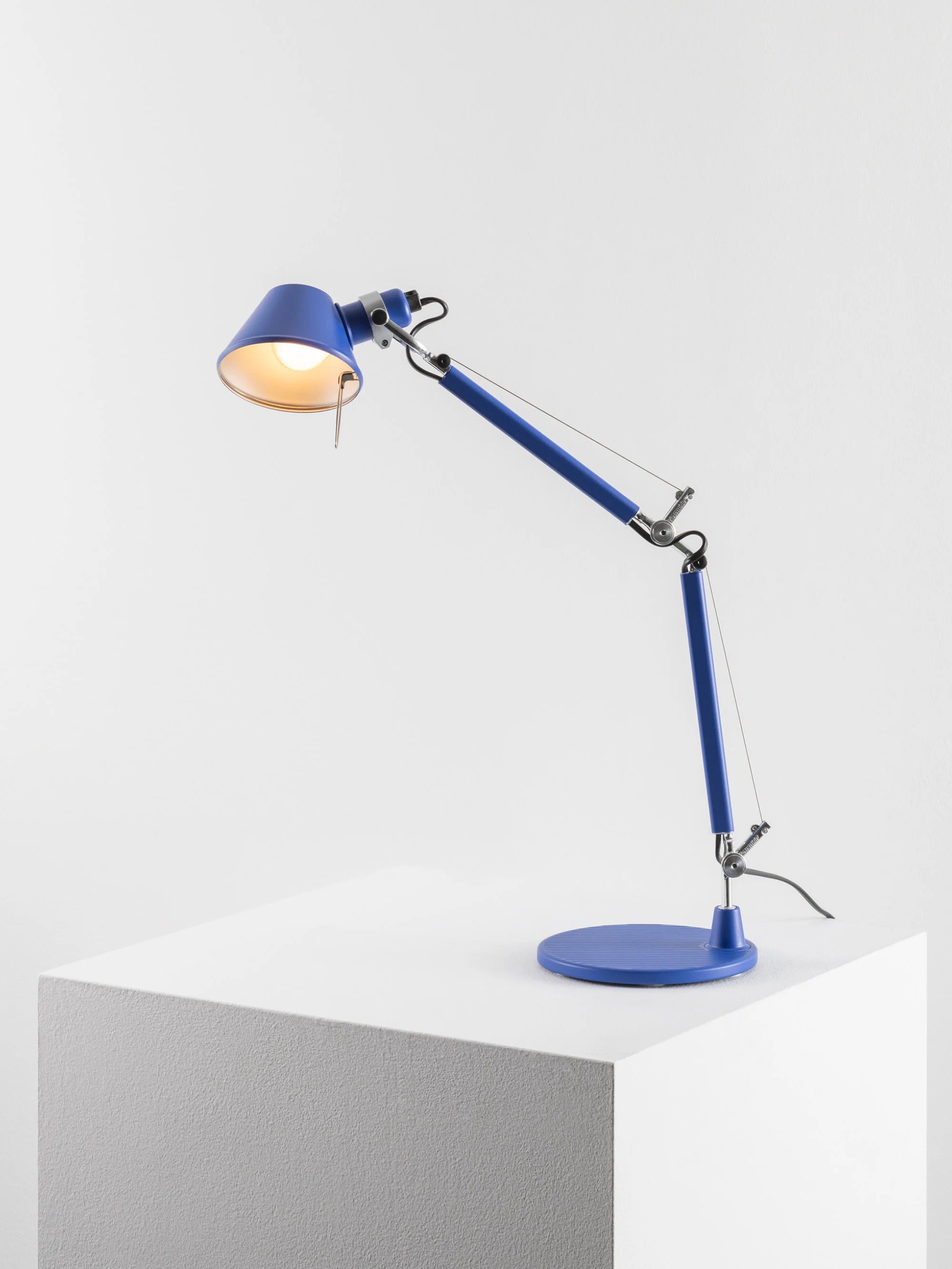 Verstellbare Schreibtischlampe TOLOMEO MICRO COLOR MATTE königsblau