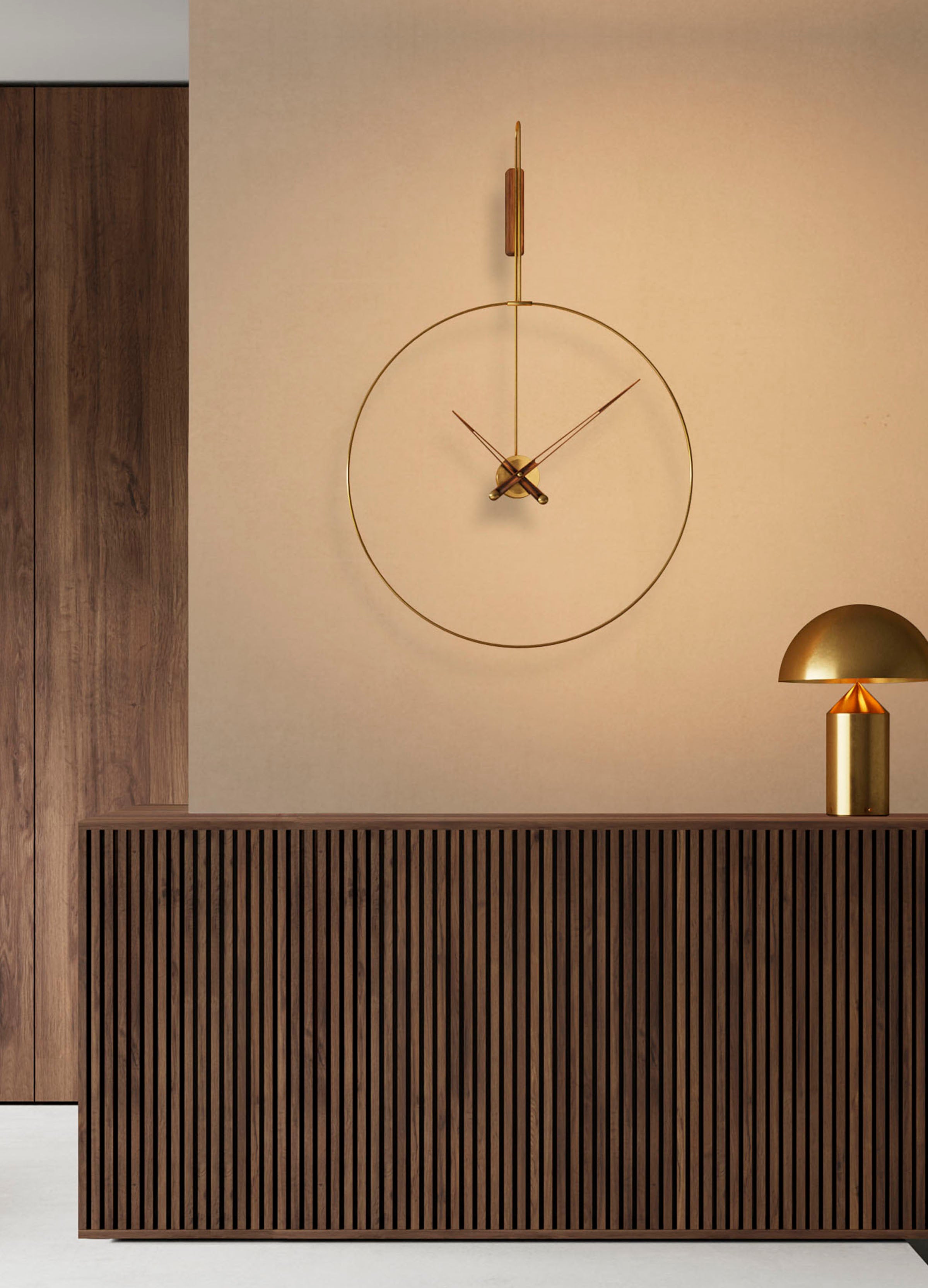 Wanduhr DARO aus Nussbaum mit Messing