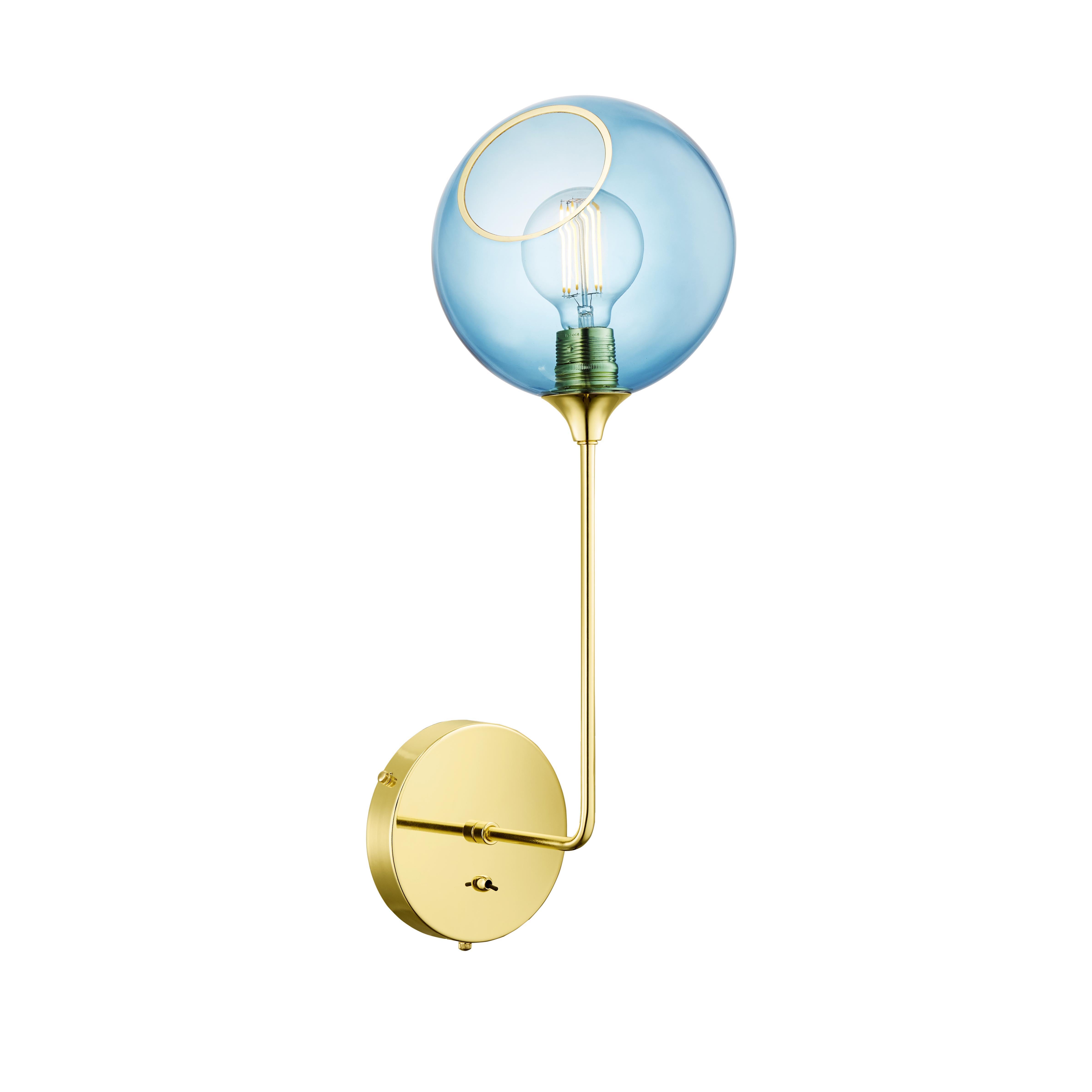 Wandleuchte BALLROOM mit blauer Glas und goldener Basis