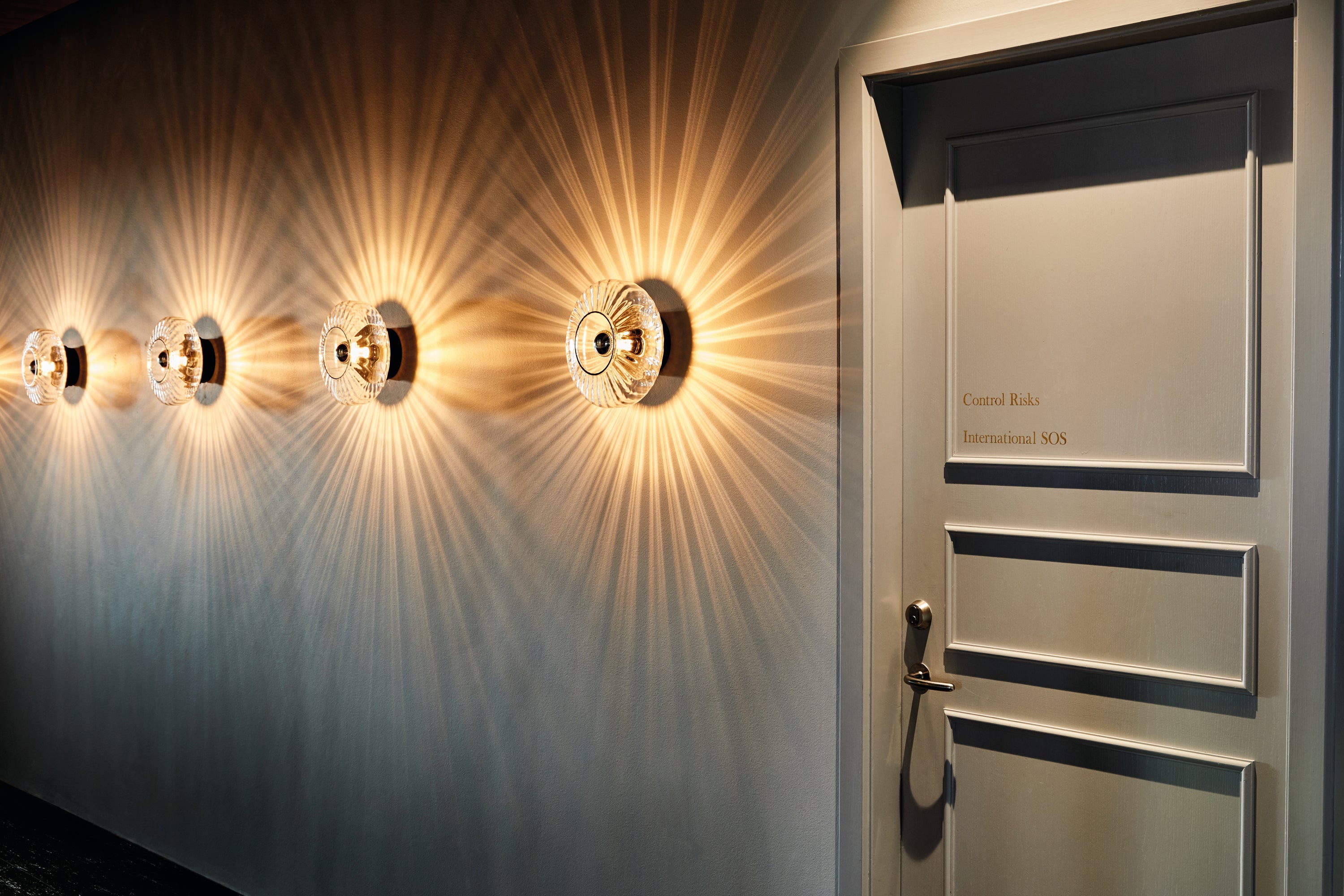 NEW WAVE OPTIC glass wall lamp