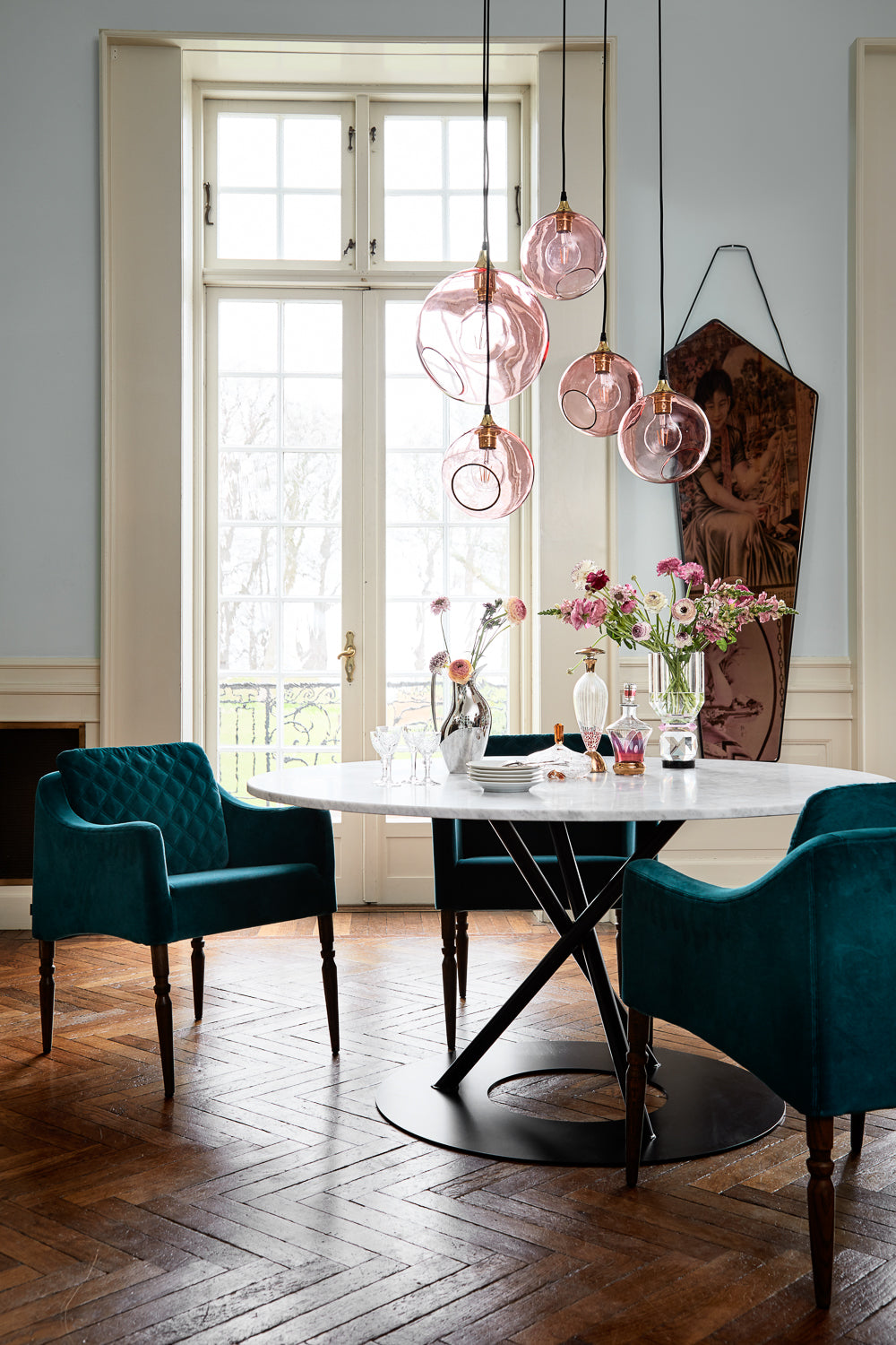 Pendelleuchte BALLROOM rosa mit goldener Veredelung