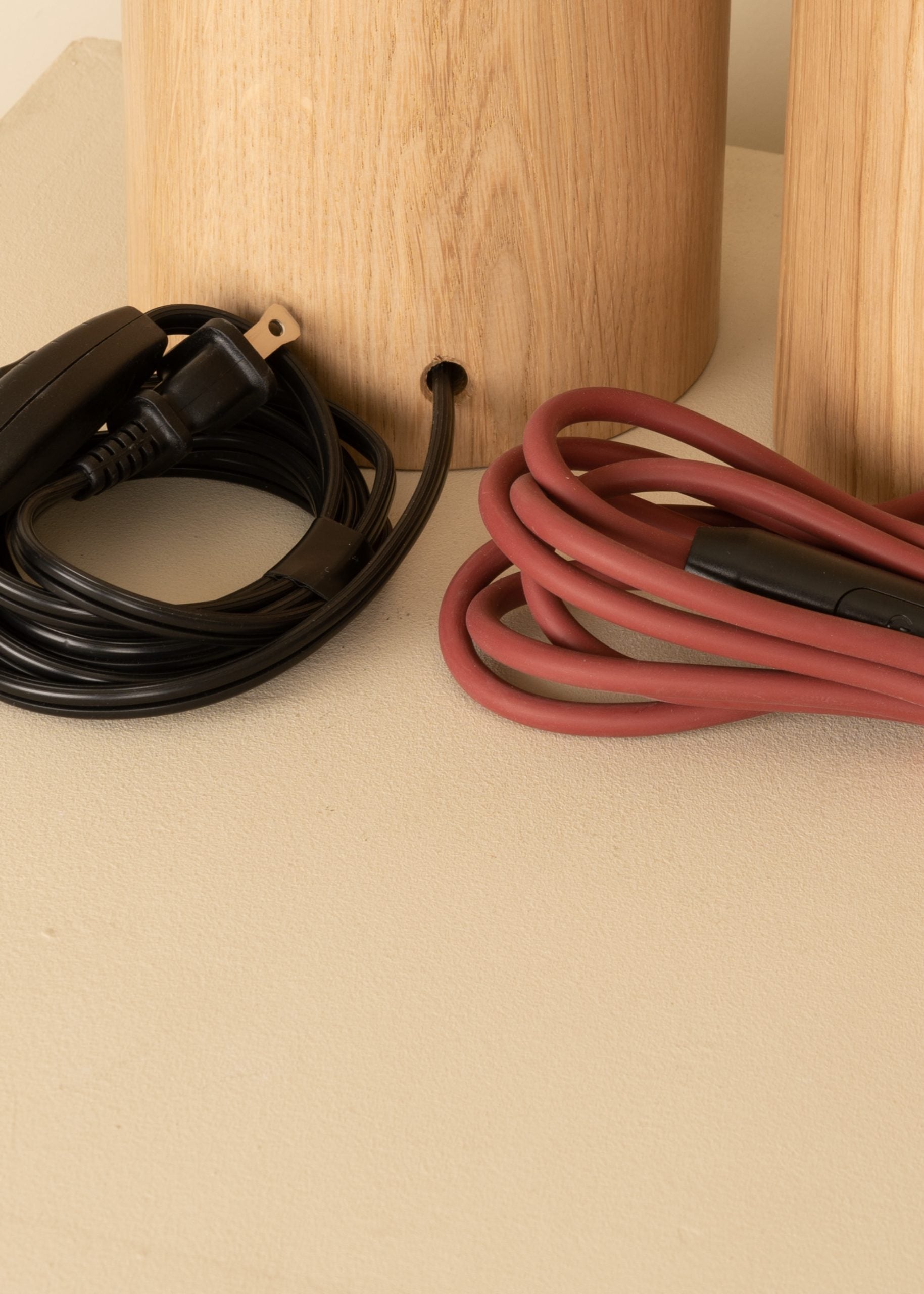 PEONA Table Lamp Oak Wood