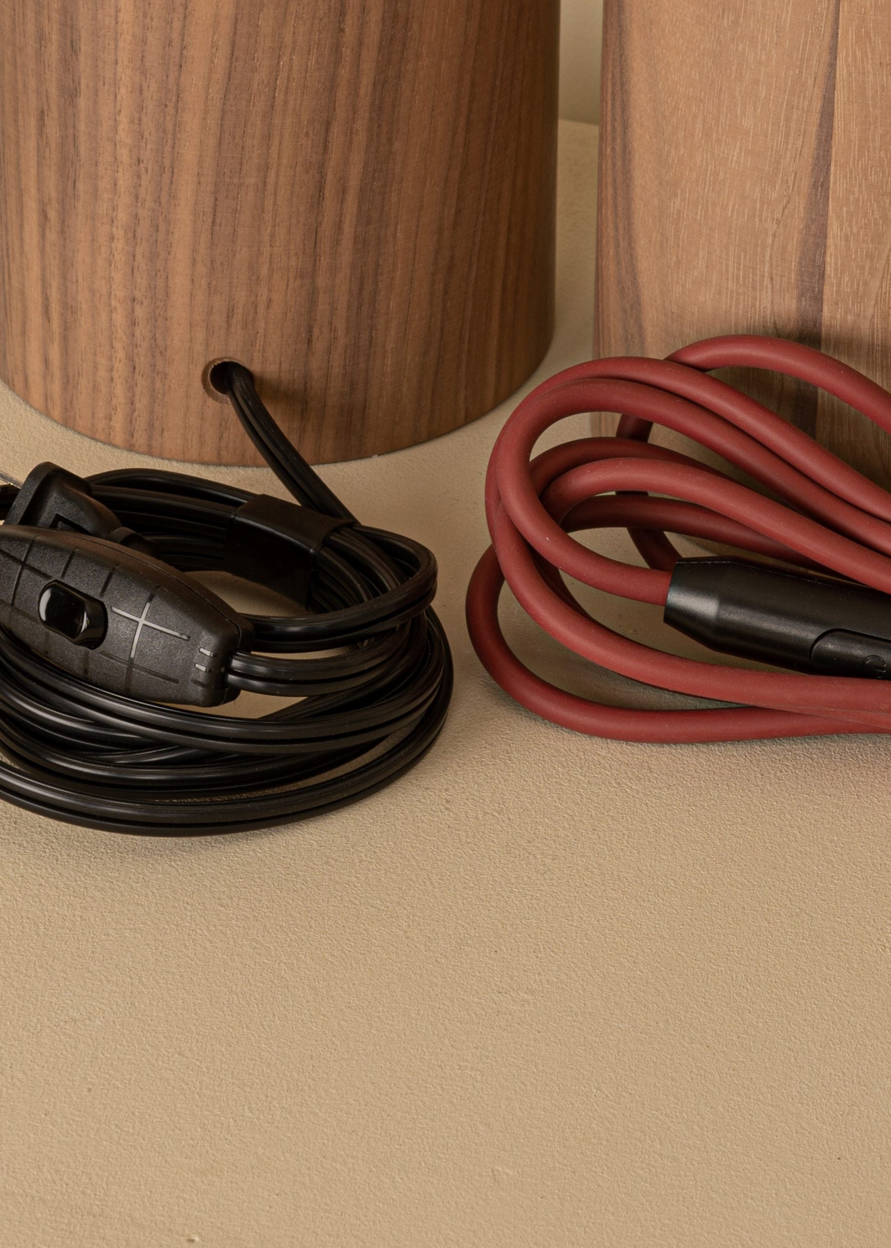 Tischlampe PEONA Nussbaumholz