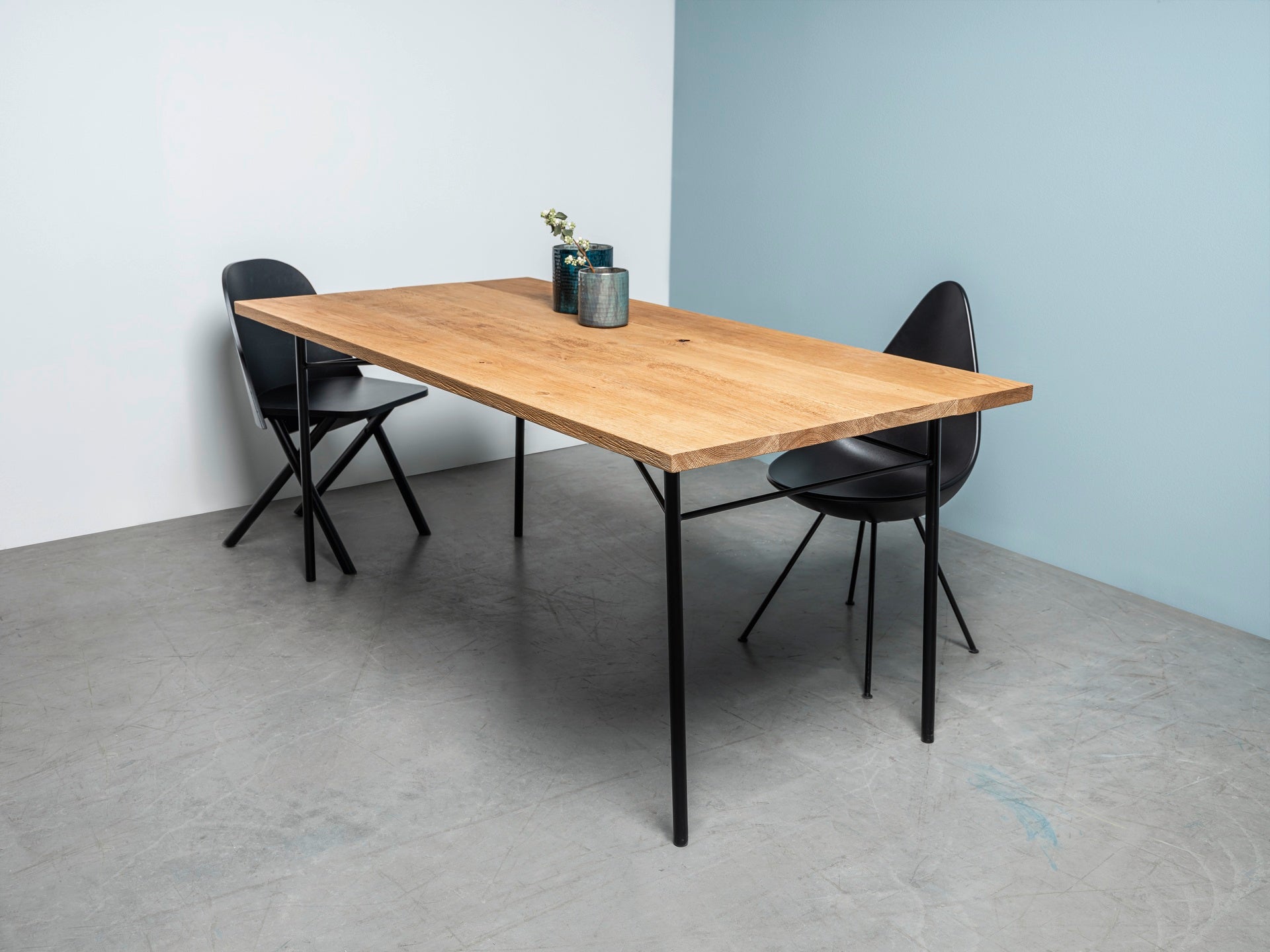 MARTIN brushed oak table top with black steel base
