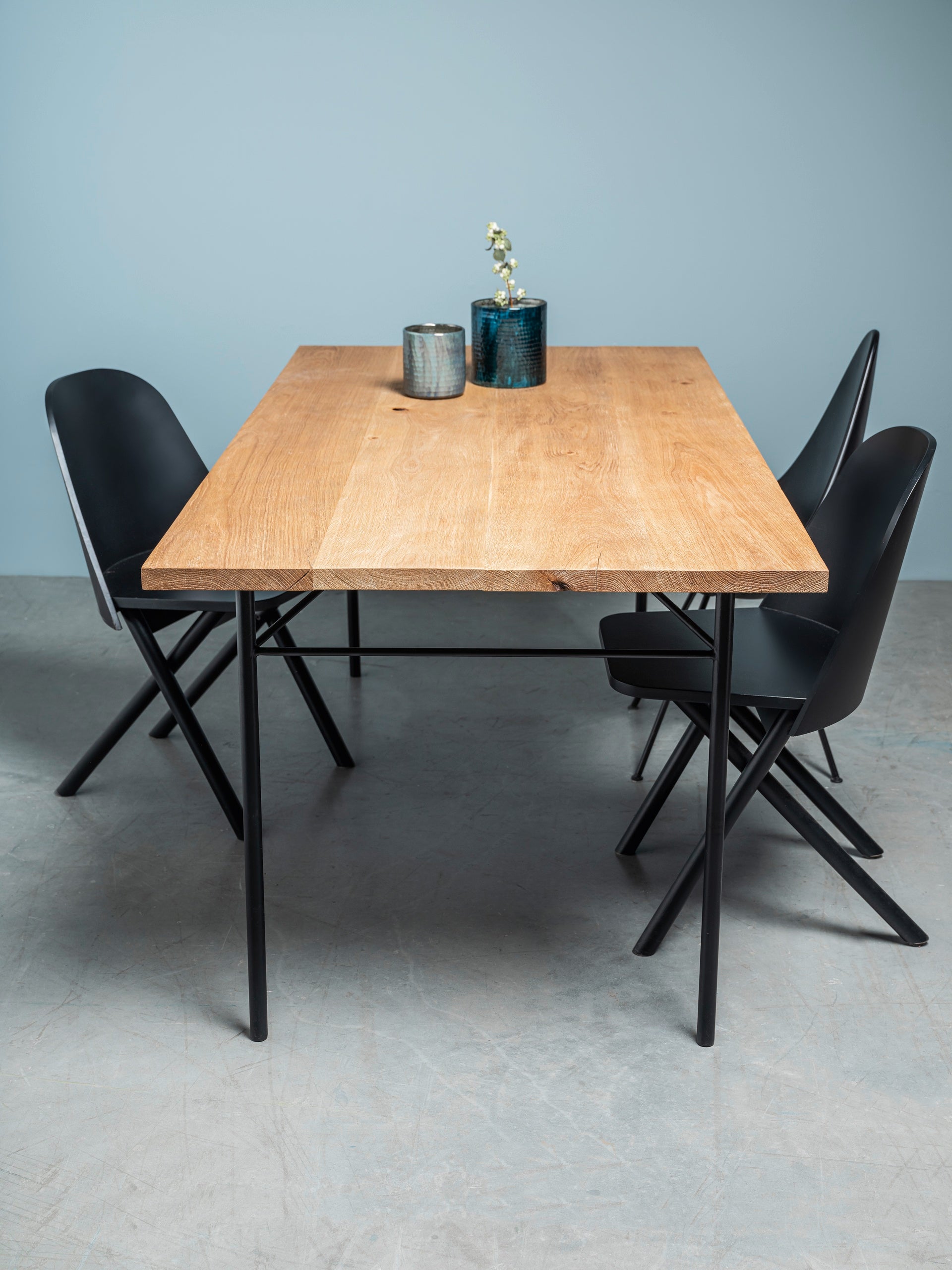 MARTIN brushed oak table top with black steel base