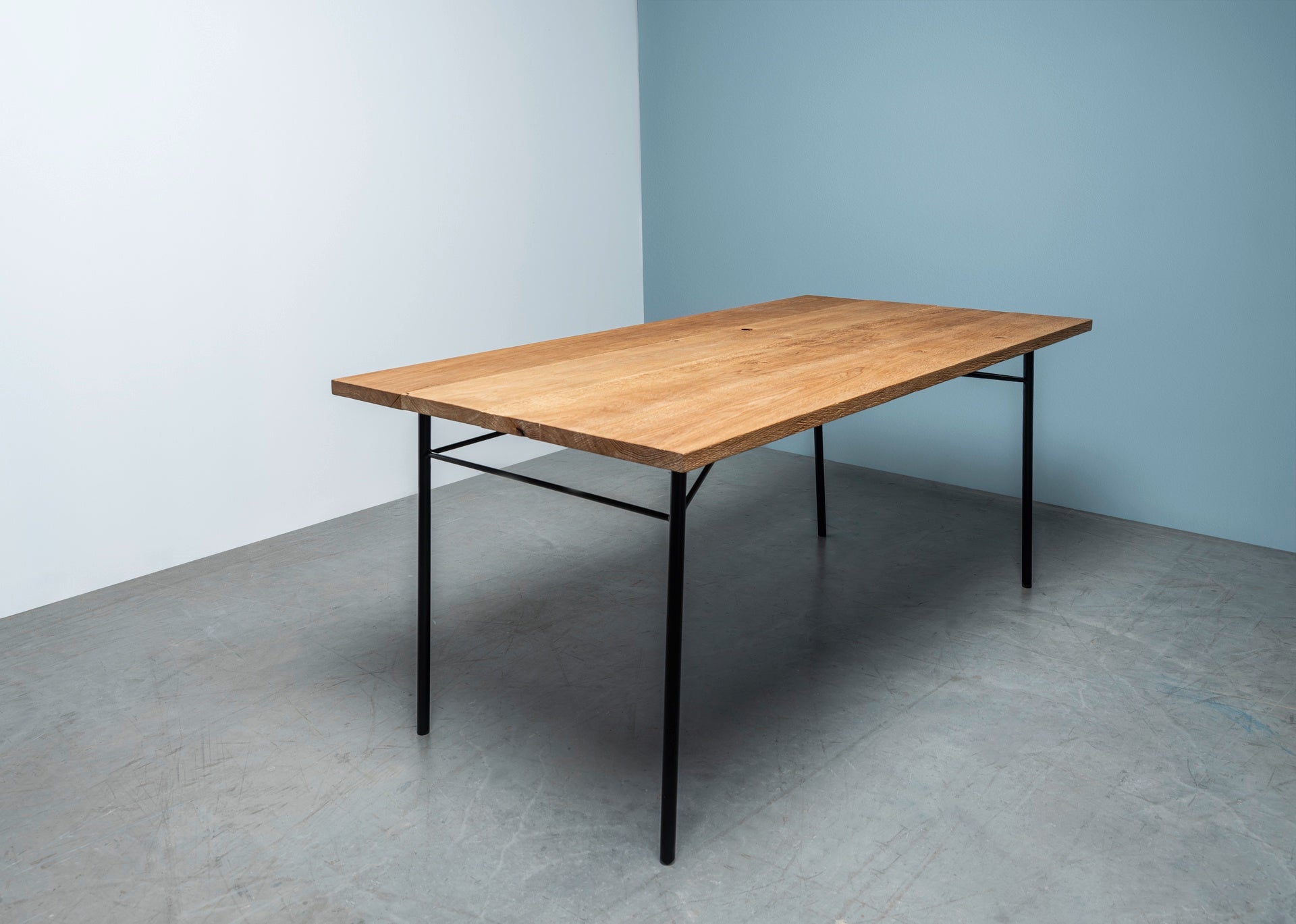 MARTIN brushed oak table top with black steel base