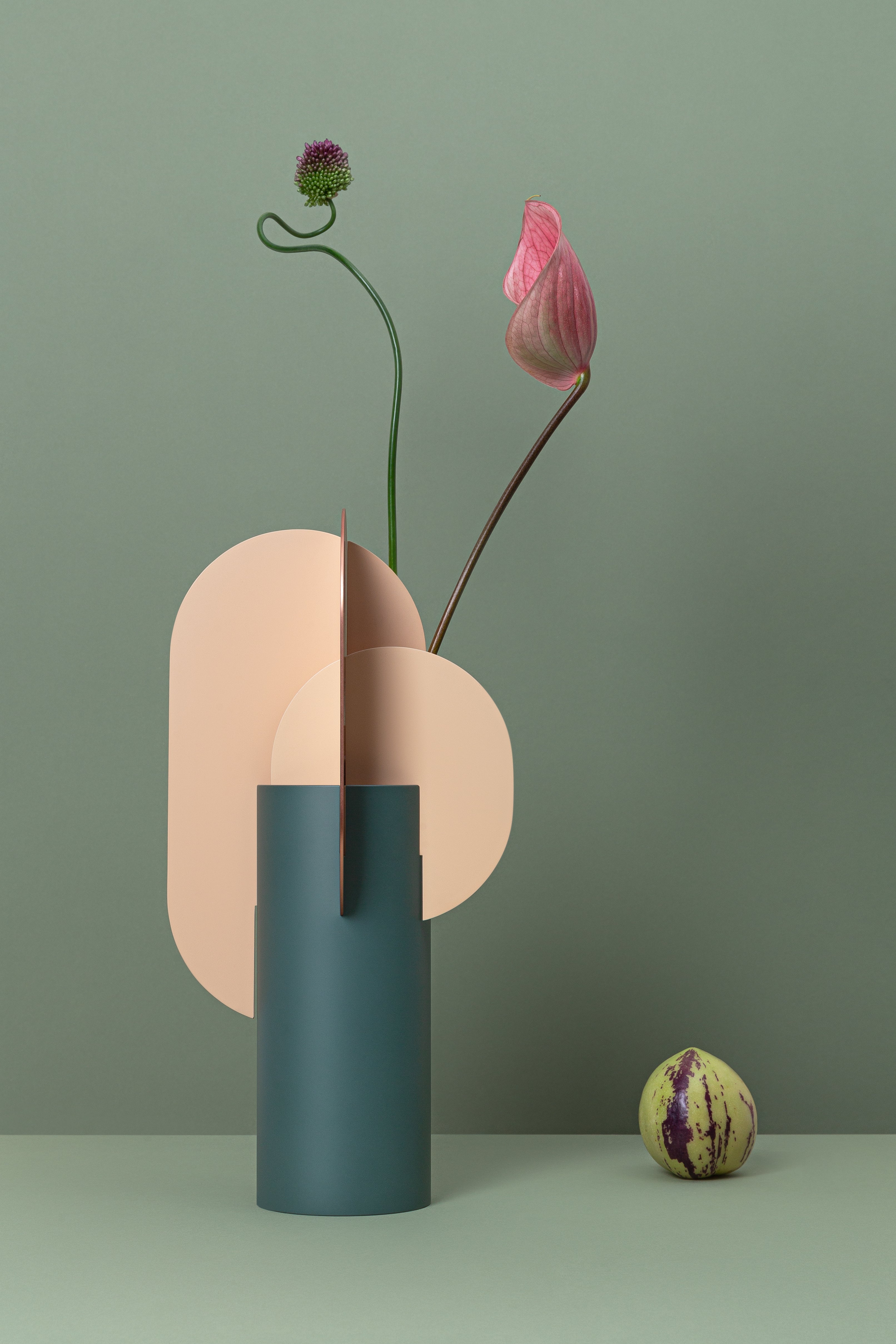 EKSTER vase in green with powder pink and copper
