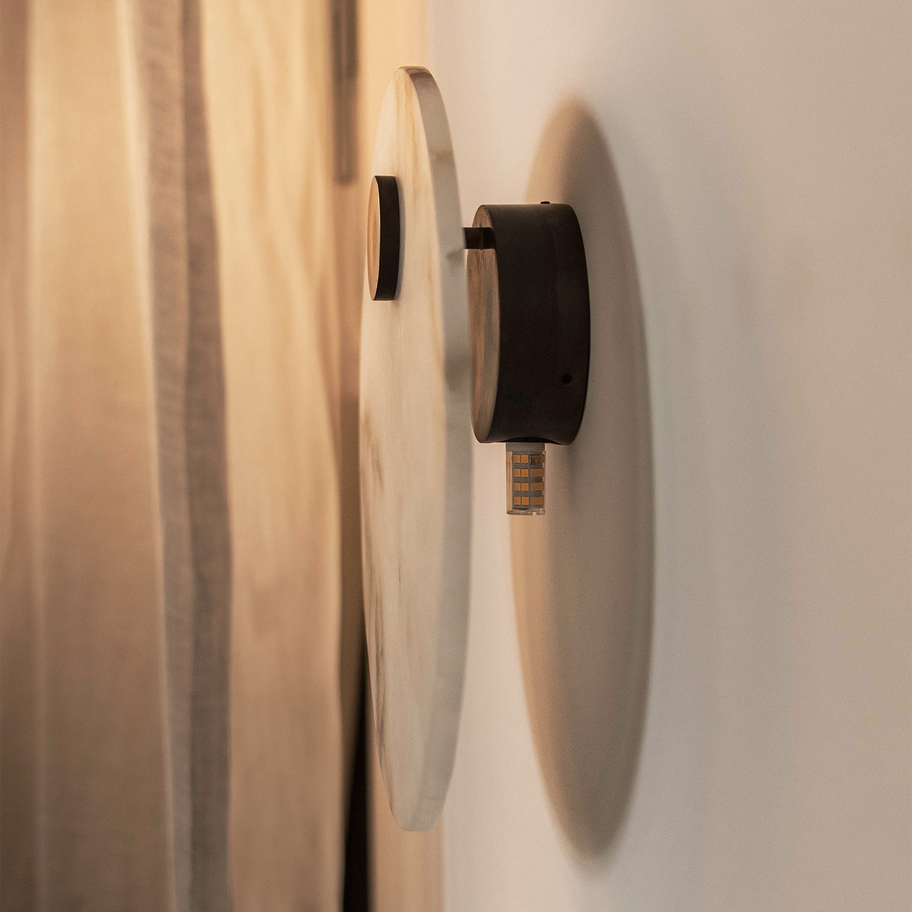 Wandleuchte alabaster EOS Messing [Julia]