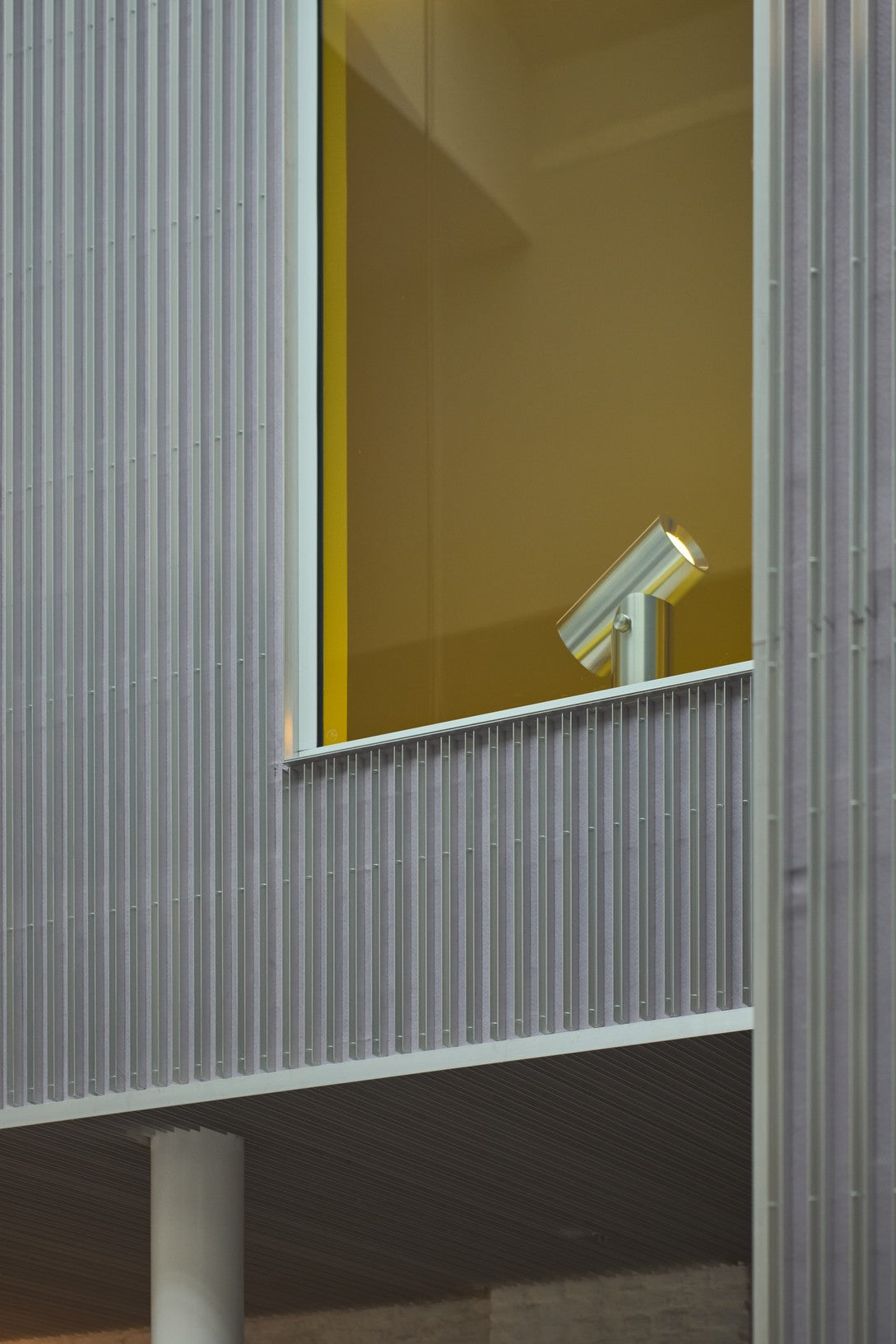 Tischlampe BEAM poliertes Aluminium