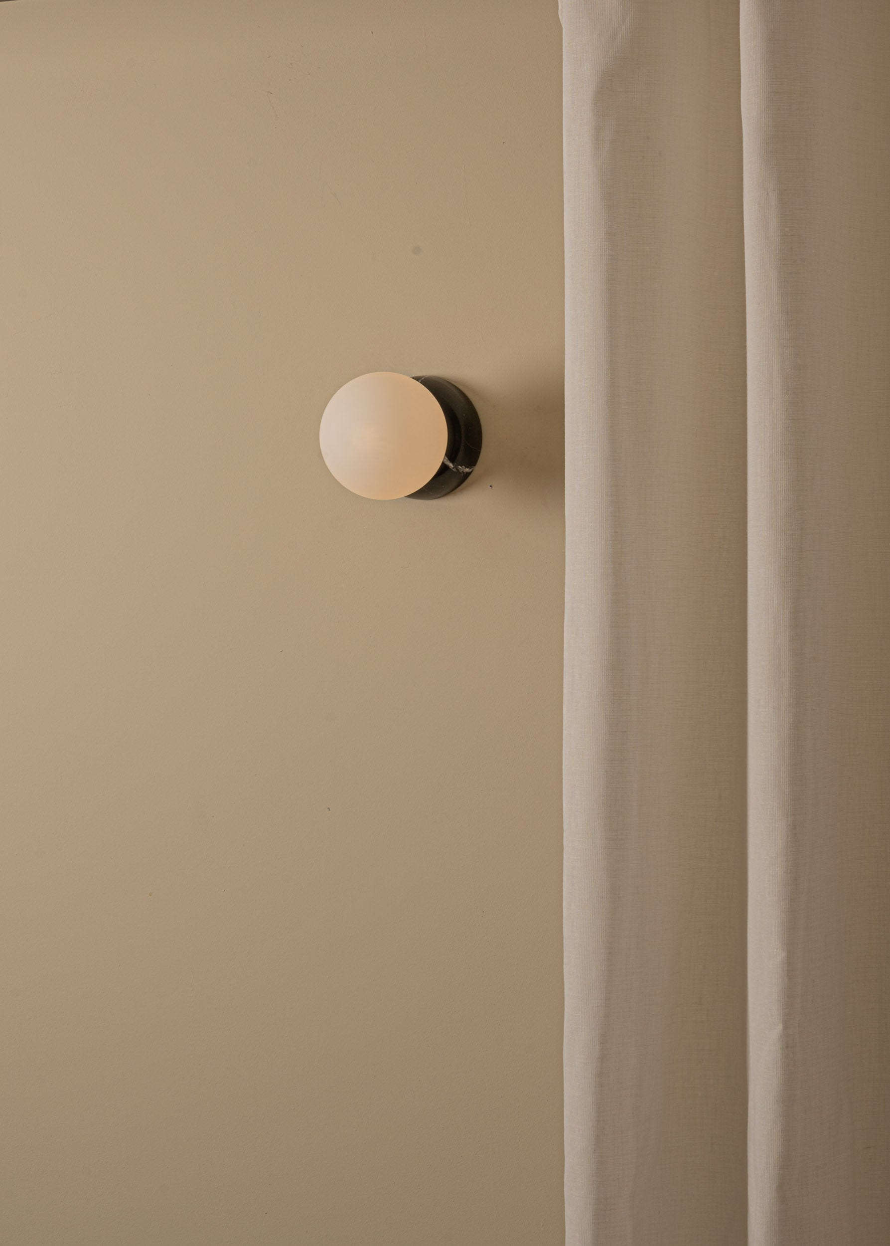 Wandleuchte EKLIPSO schwarzer Marmor