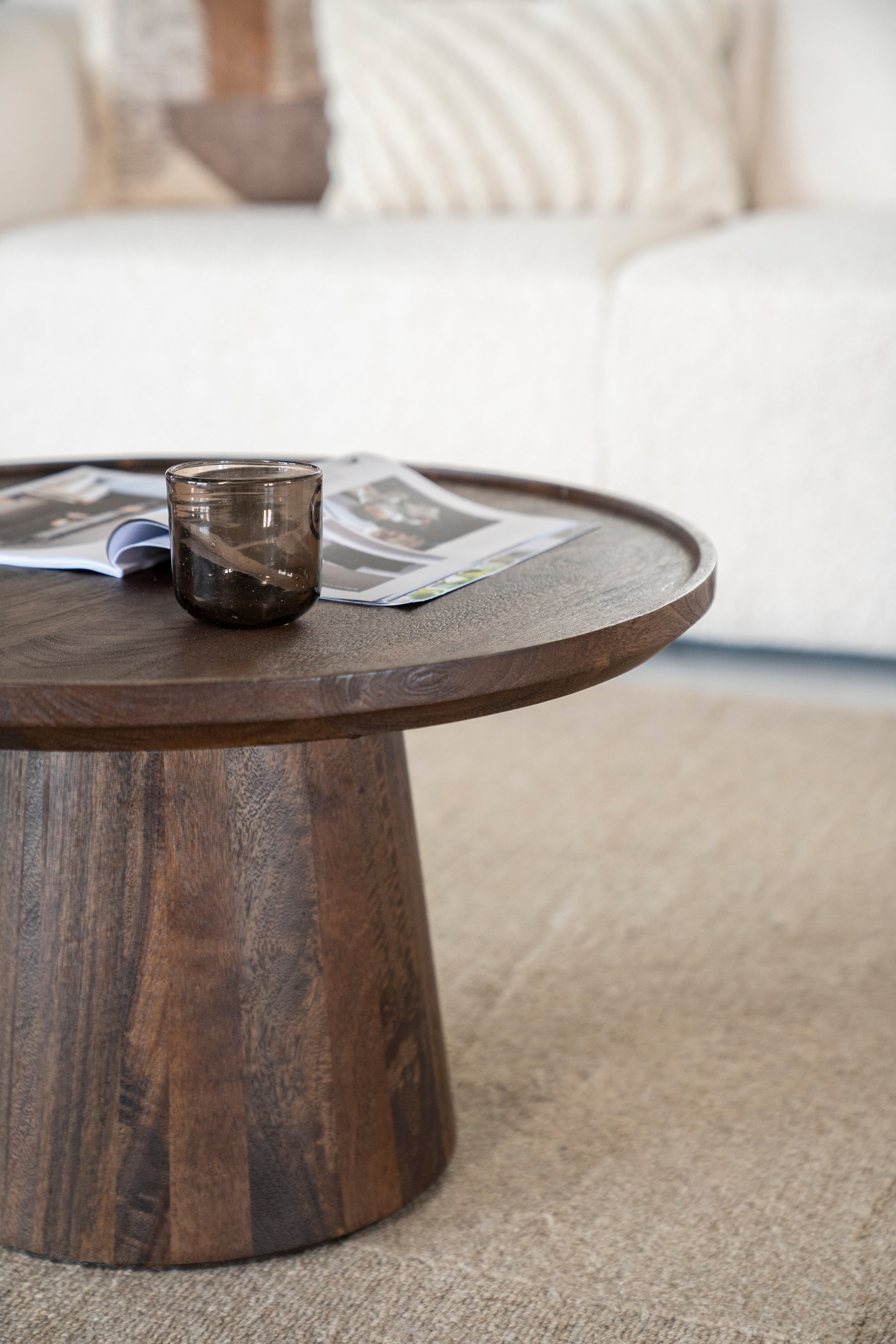 Couchtisch RON aus Mangoholz